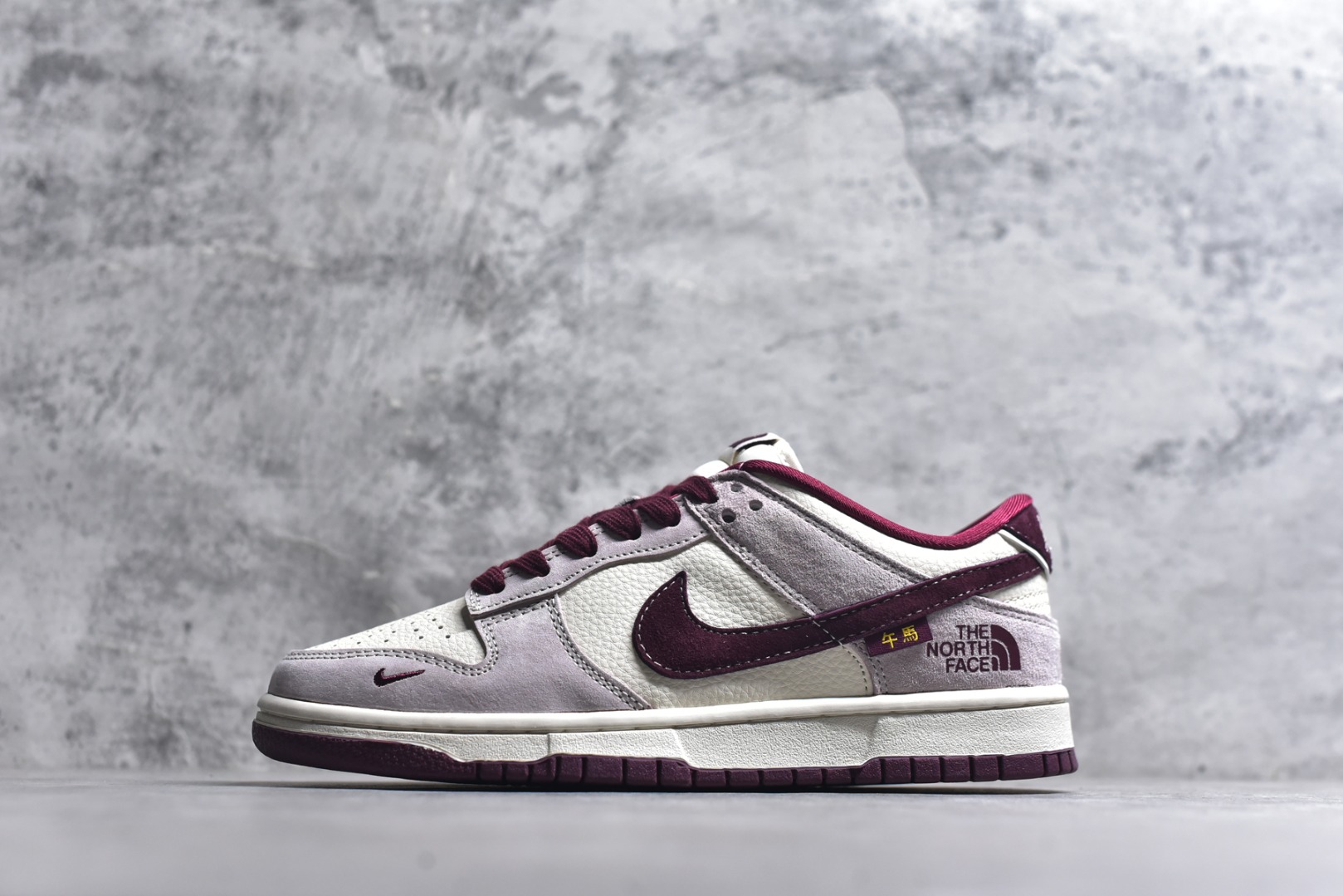 #海外爆款限量发售！Nike SB Dunk Low“ 马年限定—猪八红北面” 周年高端定制 低帮休闲板鞋 定制鞋盒 大厂纯原品质出货 超高清洁度 皮料切割干净无任何毛边 细节完美 货号：DN3168-016 尺码：36 36.5 37.5 38 38.5 39 40 40.5 41 42 42.5 43 44 44.5 45-选品中心