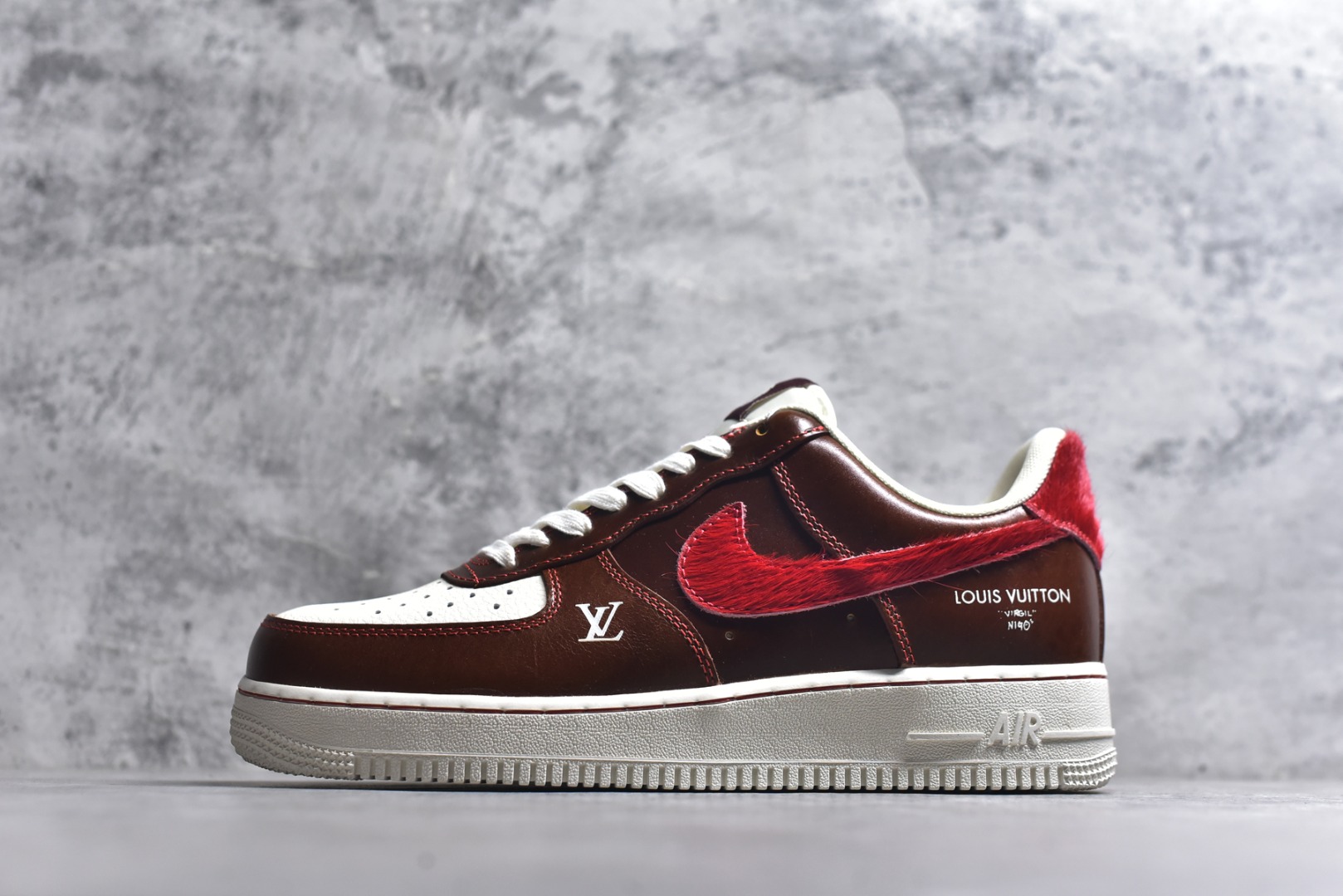 #Nike Air Force 1\'07 Low 马年限定 复古棕咖赤红 空军一号低帮休闲板鞋 #原楦头原纸板 高端定制鞋盒 原厂鞋底 超高清洁度 细节完美 货号：FV3694-103 尺码：36 36.5 37.5 38 38.5 39 40 40.5 41 42 42.5 43 44 44.5 45-选品中心
