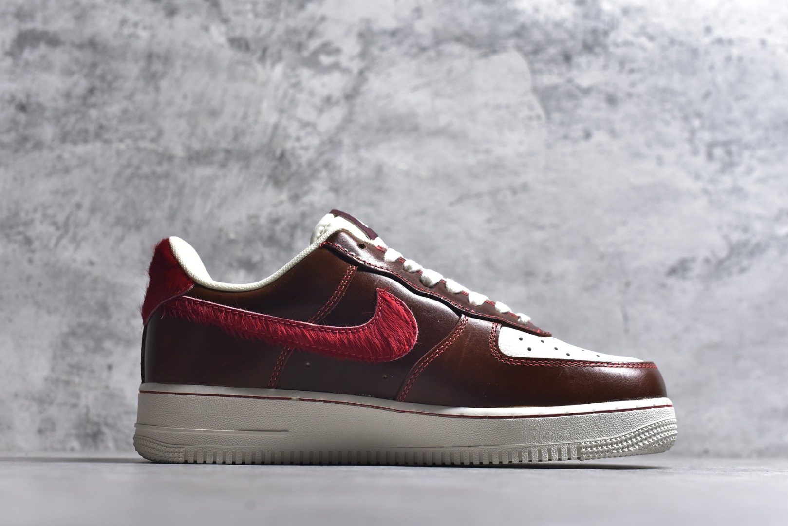 图片[3]-#Nike Air Force 1\’07 Low 马年限定 复古棕咖赤红 空军一号低帮休闲板鞋 #原楦头原纸板 高端定制鞋盒 原厂鞋底 超高清洁度 细节完美 货号：FV3694-103 尺码：36 36.5 37.5 38 38.5 39 40 40.5 41 42 42.5 43 44 44.5 45-选品中心
