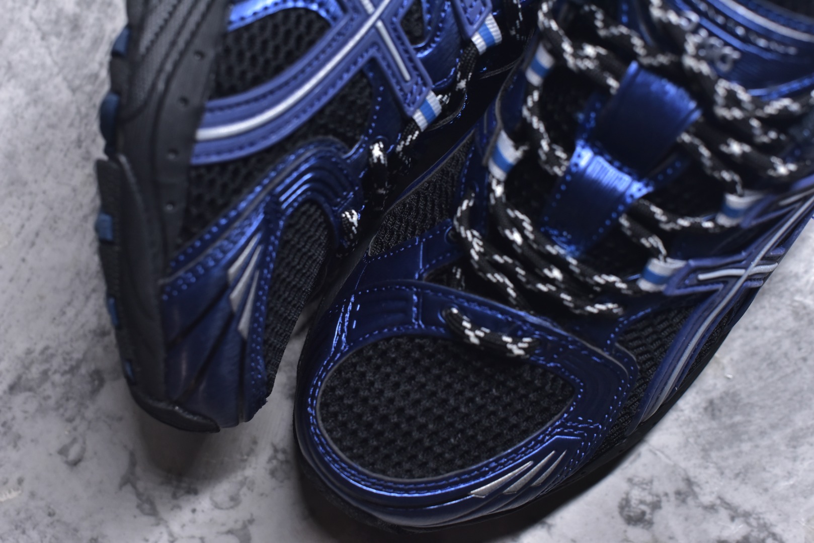 图片[8]-#ASICS Gel-Kahana TR Nexus 先锋潮流复古回潮 未来主义 舒适通勤增高百搭低帮生活休闲鞋 男女同款 ASICS（亚瑟士）是日本实业家鬼冢喜八郎创立的跑鞋运动品牌，名字想法源自著名的拉丁谚语“AnimaSana In Corpore Sano”，意为“健全的精神寓于强健的体魄”。正如其名字的含义，ASICS亚瑟士一直坚信保持身体的健康与活力是打造健康快乐的生活方式的最佳途径。亚瑟士的跑鞋、篮球鞋等系列集专业与美貌于一身，拥有极高的热度。2016年，ASICS在“2016年日本最佳全球品牌”排行榜名列第17名。尺码：36 37 37.5 38 39 39.5 40 40.5 41.5 42 42.5 43.5 44 45-选品中心