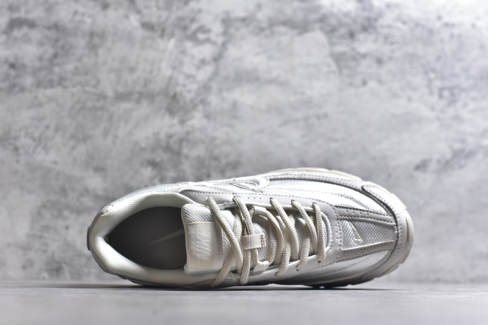 图片[4]-#NK Initiator 创始者系列 运动舒适复古网布合成革减震防滑耐磨低帮休闲跑步鞋 Ins爆火全新韩系古着风 回味经典 采用透气网眼鞋面和支撑覆盖层 自然运动设计的Phlyon中底用于缓冲 BRS 1000碳橡胶外底具有轻质柔韧性 牵引力和耐用性 货号：394053-103 尺码：36-45-选品中心