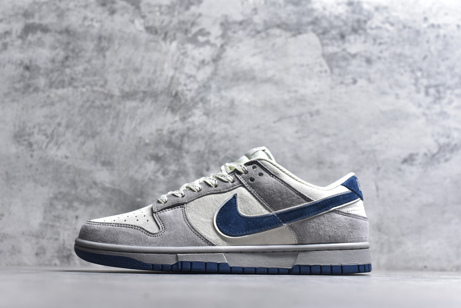 #Otomo Katsuhiro x Dunk Low 货号：FF0918 012 尺码：36 36.5 37.5 38 38.5 39 40 40.5 41 42 42.5 43 44 44.5 45-选品中心