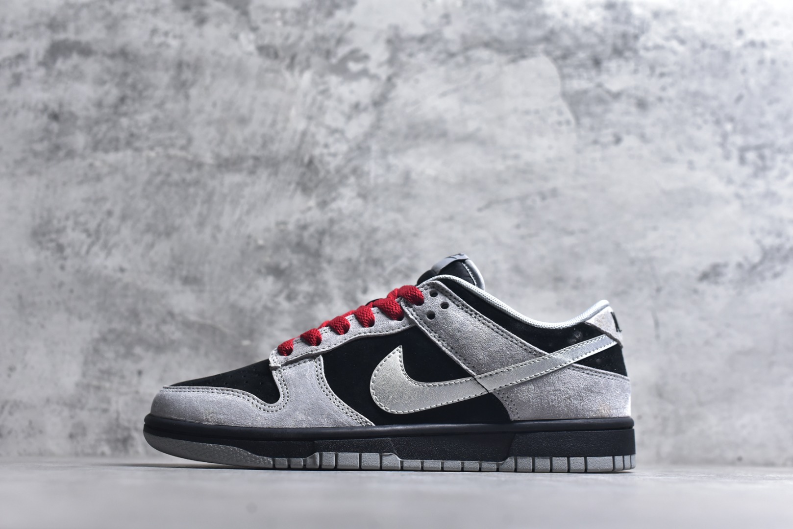 #Otomo Katsuhiro x Dunk Low 货号：DD3699 008 尺码：36 36.5 37.5 38 38.5 39 40 40.5 41 42 42.5 43 44 44.5 45-选品中心