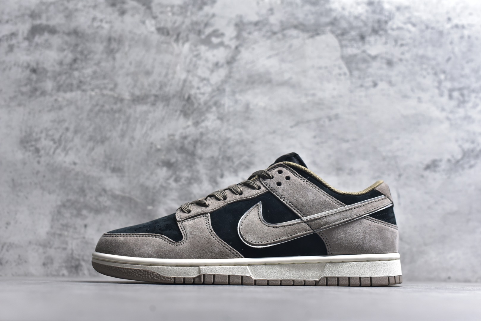 #Nike Dunk Low 大友克洋 黑摩卡 货号：FF0918 013 尺码：36 36.5 37 38 38.5 39 40 40.5 41 42 42.5 43 44 44.5 45 46-选品中心