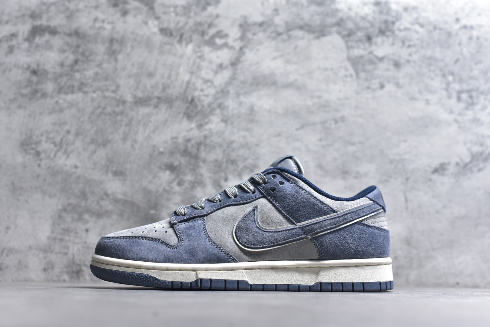#Nike Dunk Low 大友克洋 灰蓝 货号：DR3369 526 尺码：36 36.5 37.5 38 38.5 39 40 40.5 41 42 42.5 43 44 44.5 45-选品中心