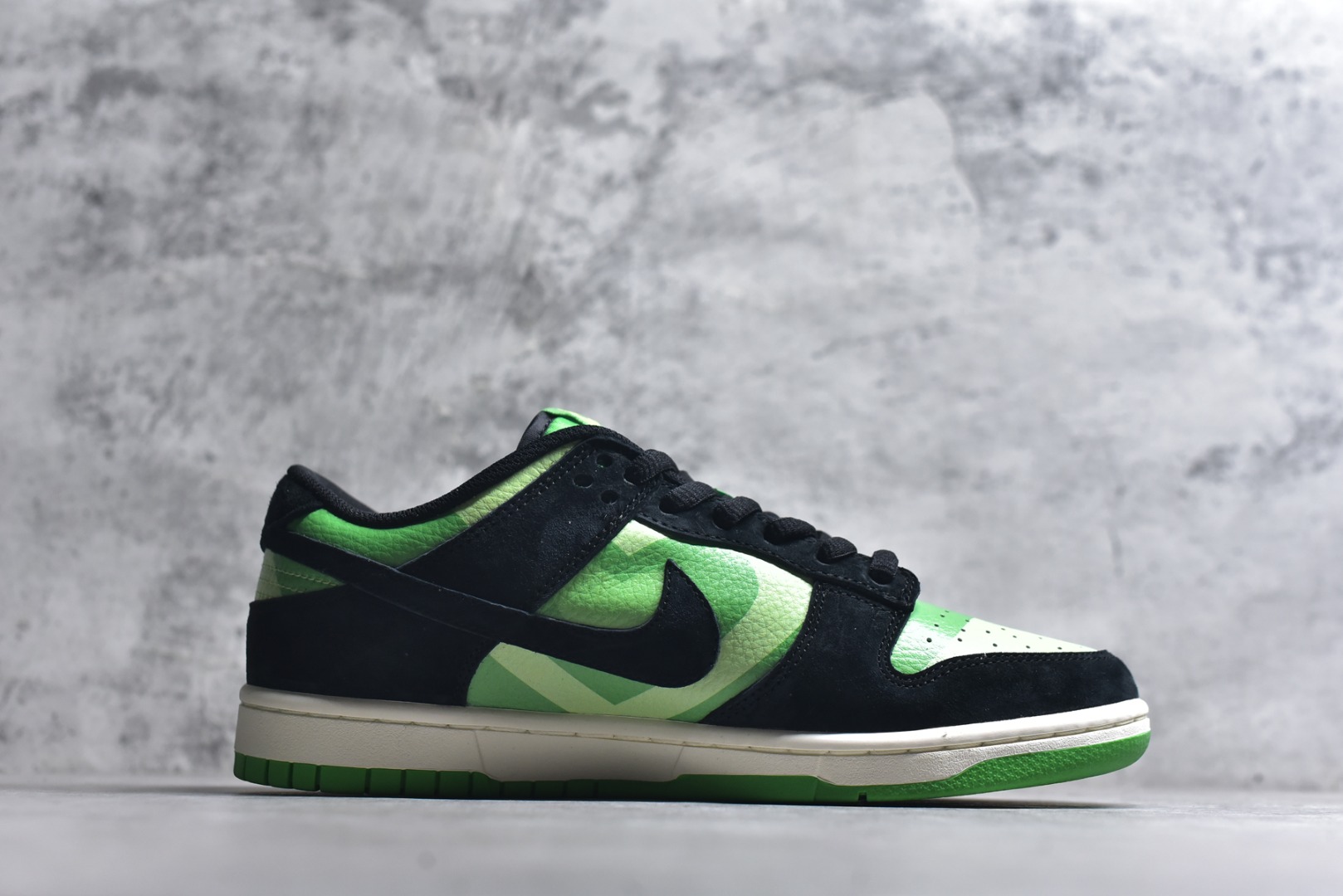 图片[3]-#Nike Dunk Low 联名黑绿 飞天小女警 货号：GP5532 062 尺码：36 36.5 37.5 38 38.5 39 40 40.5 41 42 42.5 43 44 44.5 45-选品中心