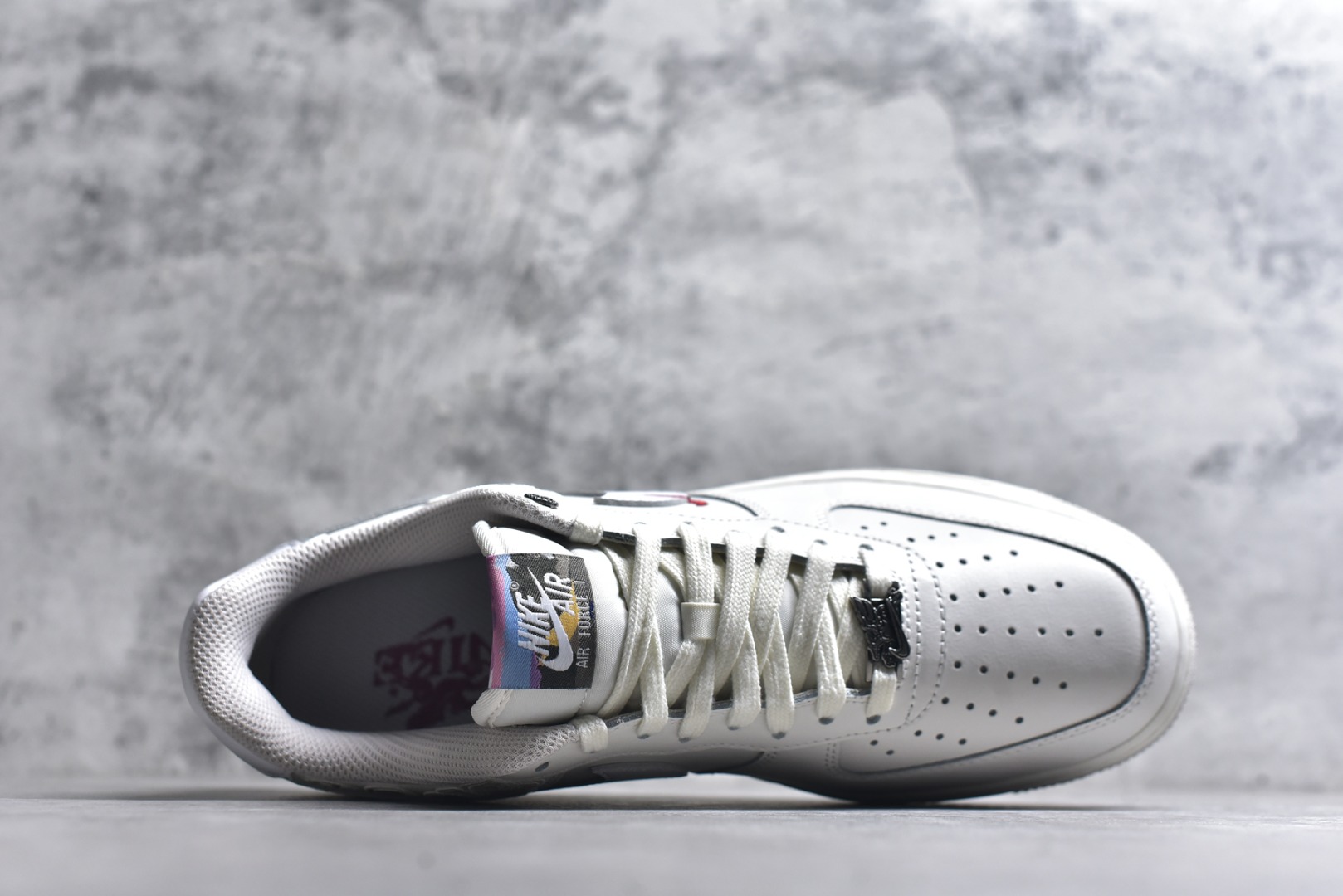 图片[4]-#Nike Air Force 1\’07 Low 马年限定 空军一号低帮休闲板鞋 IQ1119-011 纯原原厂皮料 原版品质 专柜特供 原楦头原纸板 定制五金配件 内置全掌气垫 原厂鞋底 尺码：36 36.5 37.5 38 38.5 39 40 40.5 41 42 42.5 43 44 44.5 45 46 47.5-选品中心