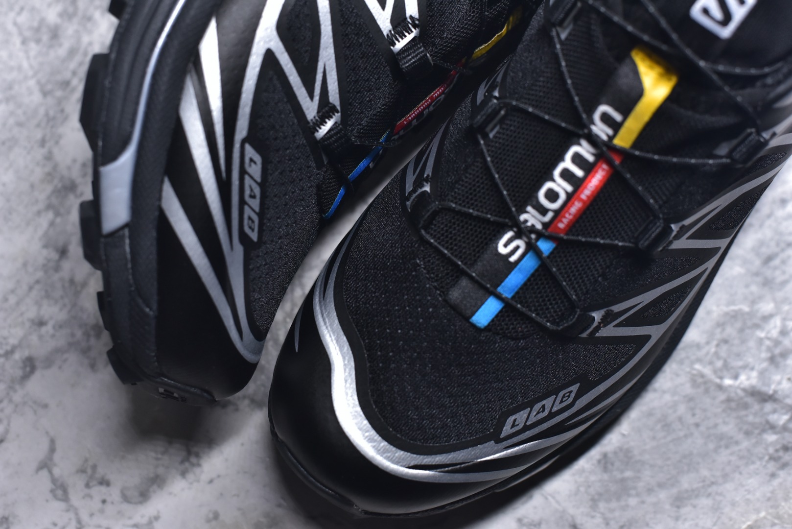 图片[8]-#SALOMON XT-6 GTX 萨洛蒙潮流越野机能户外功能鞋 防水黑银 474506 全新版本出货 好货不怕晚 品质 细节 材料都是肉眼可以见！ 售前售后也是其它工厂无法匹敌！ 纯原外贸平台特供订单 耗时半年巨作 全套原纸板楦头开发 原厂特供网布配套加持 确保原汁原味 完美呈现版型 原档数据独家私模五层组合大底 原装Ortholite轻量化鞋垫 中底布带钢印编号 原厂TPU锁扣 进口港宝加持 后跟自然饱满 还原公司包裹性 鞋面以“锯齿”状的包裹系统呈现 在基色底之下加入了各种色点缀 Salomon 标签、Quicklace 系统以及鞋头、鞋舌和鞋跟上的附加品牌使细节更加完美 让穿着者可以轻松驾驭户外与通勤下的任何运动生活场景 无缝鞋身户外随意纵横 颜值与脚感兼备 出街通勤 绝对非常吸睛 你值得拥有 尺码：36 36.5 37.5 38 38.5 39 40 40.5 41 42 42.5 43 44 44.5 45-选品中心