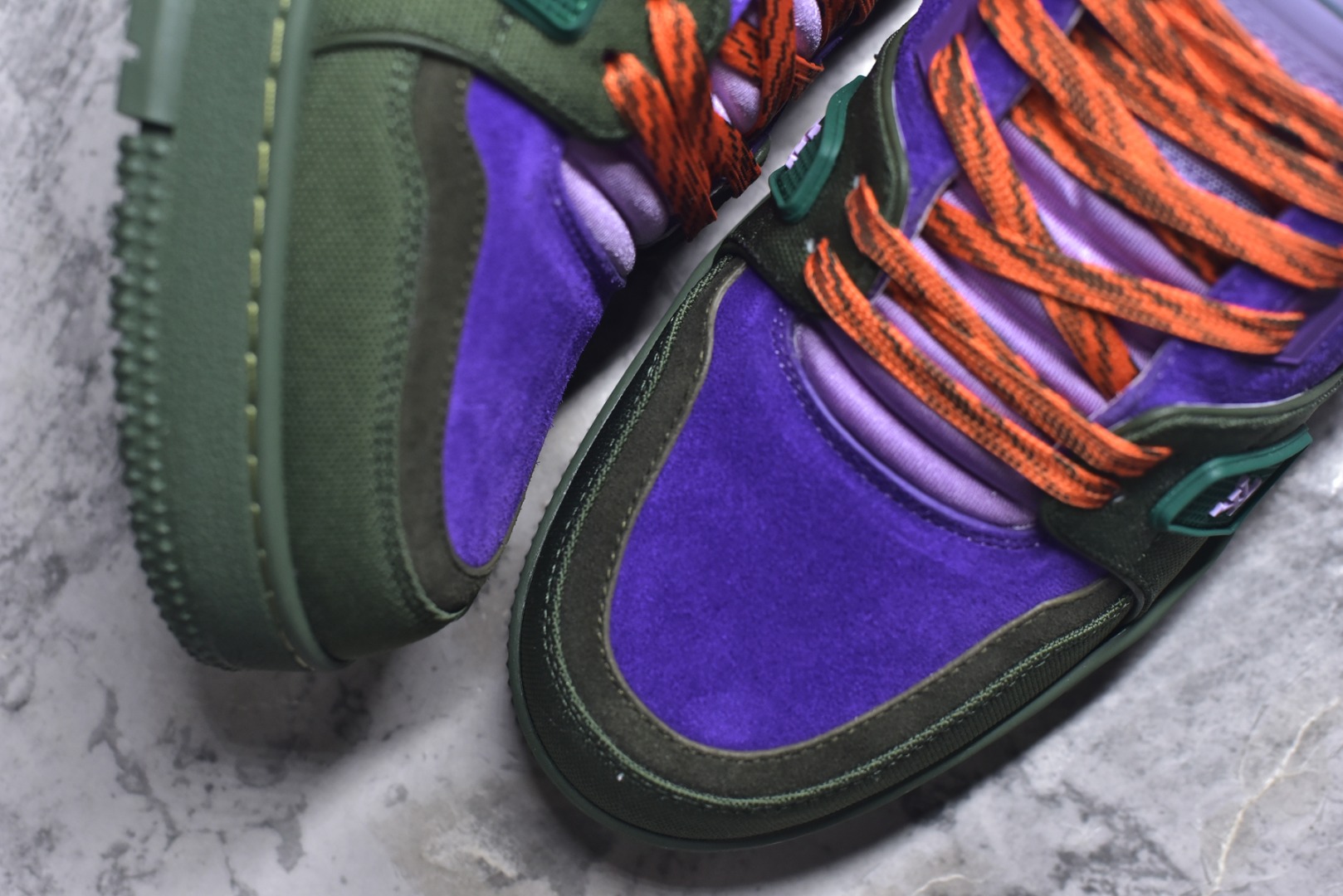 图片[8]-#顶级莞产 LOUIS VUITTON 路易威登 LV Trainer 牛皮革 ✦ 原楦原纸版开模，鞋型立体饱满 ✦ 零毛边、零溢胶、零线头瑕疵 ✦ 细节与原版一致 区分市面通货 ✦ 多层叠片＋电脑针车，针距密度一致 ✦ Monogram浮雕＋3D高频压纹 ✦ 多密度发泡中底：支撑回弹媲美专柜 ✦ 原装橡胶大底：含胶量高、纹路深、双拼接零偏差 ✦ ZP级原装包装：专柜款鞋盒＋防尘袋＋说明书 尺码：39 40 41 42 43 44 45-选品中心