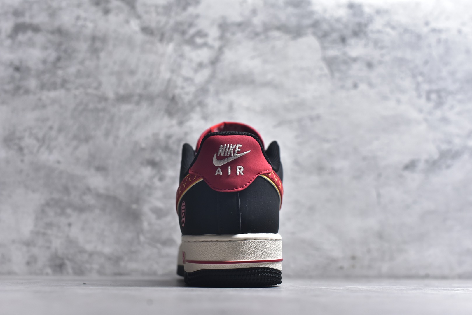 图片[5]-#2026年爆款限量发售！公司级NIke Air Force 1 \’07 Low “马年限定-汗血宝马”空军一号 低帮 运动鞋 休闲鞋 折边针车 工艺难度大 原楦头原纸板 原装鞋盒 定制五金配件 内置全掌气垫 原厂鞋底 货号：HT5088-612 尺码：36 36.5 37.5 38 38.5 39 40 40.5 41 42 42.5 43 44 44.5 45-选品中心