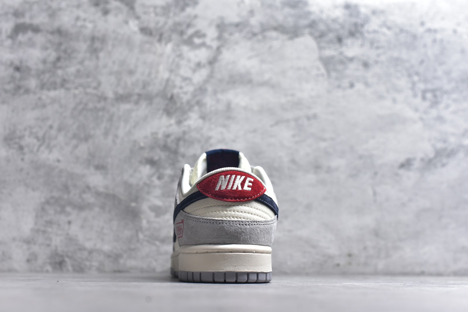 图片[5]-#2026年新款限量发售！Nike SB Dunk Low“ 马年限定—米黑猪八革” 周年高端定制 低帮休闲板鞋 定制鞋盒 大厂纯原品质出货 超高清洁度 皮料切割干净无任何毛边 细节完美 货号：FC1688-255 尺码：36 36.5 37.5 38 38.5 39 40 40.5 41 42 42.5 43 44 44.5 45-选品中心