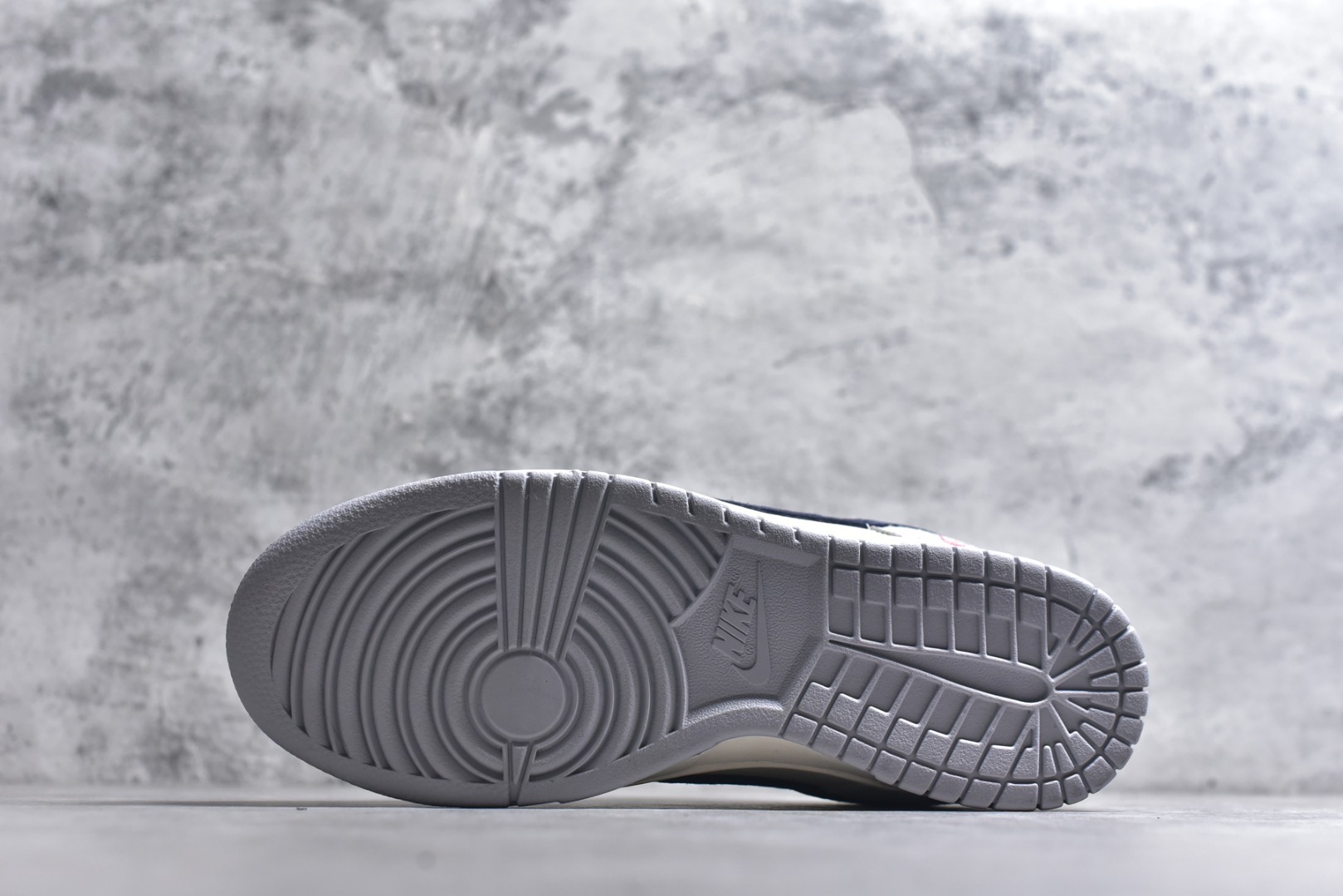 图片[6]-#2026年新款限量发售！Nike SB Dunk Low“ 马年限定—米黑猪八革” 周年高端定制 低帮休闲板鞋 定制鞋盒 大厂纯原品质出货 超高清洁度 皮料切割干净无任何毛边 细节完美 货号：FC1688-255 尺码：36 36.5 37.5 38 38.5 39 40 40.5 41 42 42.5 43 44 44.5 45-选品中心