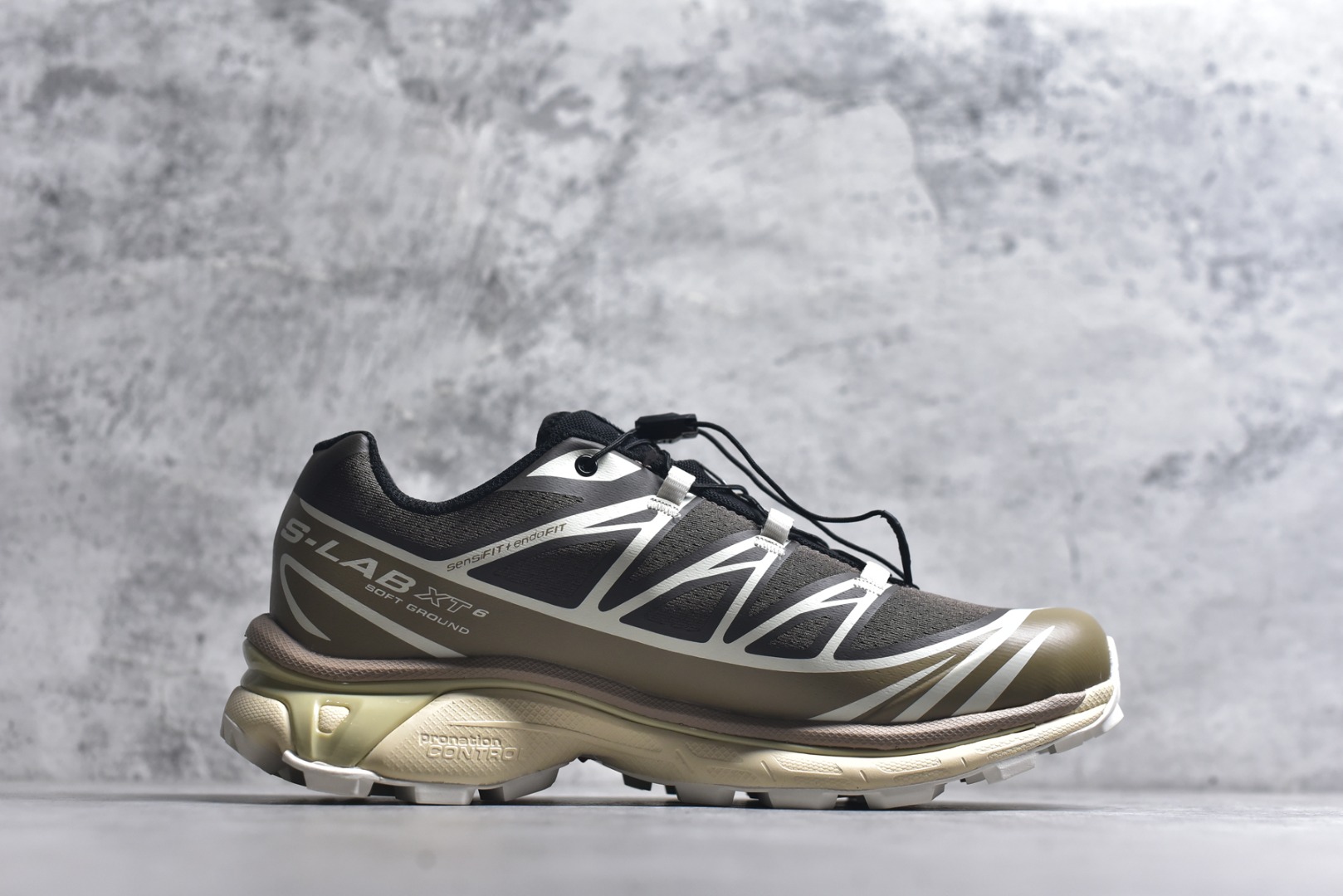 图片[3]-#Salomon XT-6 Expanse 一代 萨洛蒙复古潮流户外机能登山跑鞋 火星棕473058 纯原外贸平台特供订单 耗时半年巨作 全套原纸板楦头开发 原厂特供网布配套加持 确保原汁原味 完美呈现版型 原档数据独家私模五层组合大底 原装Ortholite轻量化鞋垫 中底布带钢印编号 原厂TPU锁扣 进口港宝加持 后跟自然饱满 还原公司包裹性 鞋面以“锯齿”状的包裹系统呈现 在基色底之下加入了各种色点缀 将公司的最新技术和时尚前卫的造型融入耐用的长跑款式中 鞋面由 TPU 薄膜制成 并焊接在高耐磨网眼上 使其既时尚又坚固 由 ACS底盘支撑 可增强稳定性和支撑力 以及由橡胶凸耳 Contragrip外底覆盖的 EVA 缓冲中底 旨在应对崎岖的地形 鞋舌上的彩色Salomon 标签、Quicklace 系统以及鞋头、鞋舌和鞋跟上的附加品牌使细节更加完美 让穿着者可以轻松驾驭户外与通勤下的任何运动生活场景 无缝鞋身户外随意纵横 颜值与脚感兼备 出街通勤 绝对非常吸睛 你值得拥有 尺码：36 36.5 37.5 38 38.5 39 40 40.5 41 42 42.5 43 44 44.5 45-选品中心