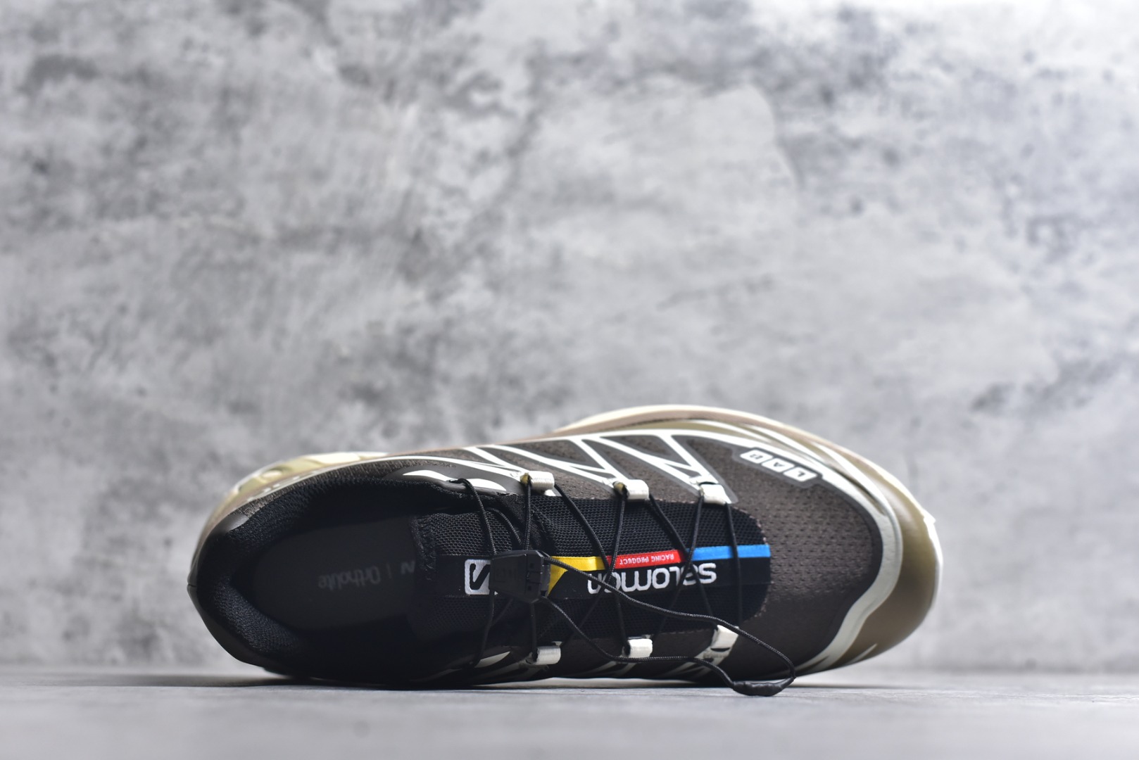 图片[4]-#Salomon XT-6 Expanse 一代 萨洛蒙复古潮流户外机能登山跑鞋 火星棕473058 纯原外贸平台特供订单 耗时半年巨作 全套原纸板楦头开发 原厂特供网布配套加持 确保原汁原味 完美呈现版型 原档数据独家私模五层组合大底 原装Ortholite轻量化鞋垫 中底布带钢印编号 原厂TPU锁扣 进口港宝加持 后跟自然饱满 还原公司包裹性 鞋面以“锯齿”状的包裹系统呈现 在基色底之下加入了各种色点缀 将公司的最新技术和时尚前卫的造型融入耐用的长跑款式中 鞋面由 TPU 薄膜制成 并焊接在高耐磨网眼上 使其既时尚又坚固 由 ACS底盘支撑 可增强稳定性和支撑力 以及由橡胶凸耳 Contragrip外底覆盖的 EVA 缓冲中底 旨在应对崎岖的地形 鞋舌上的彩色Salomon 标签、Quicklace 系统以及鞋头、鞋舌和鞋跟上的附加品牌使细节更加完美 让穿着者可以轻松驾驭户外与通勤下的任何运动生活场景 无缝鞋身户外随意纵横 颜值与脚感兼备 出街通勤 绝对非常吸睛 你值得拥有 尺码：36 36.5 37.5 38 38.5 39 40 40.5 41 42 42.5 43 44 44.5 45-选品中心