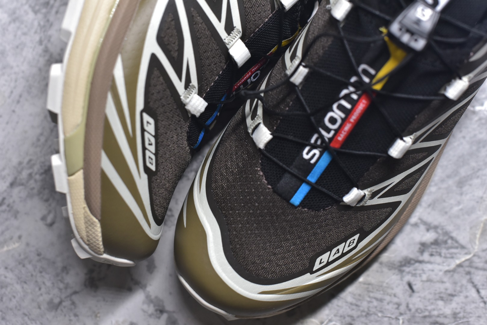 图片[8]-#Salomon XT-6 Expanse 一代 萨洛蒙复古潮流户外机能登山跑鞋 火星棕473058 纯原外贸平台特供订单 耗时半年巨作 全套原纸板楦头开发 原厂特供网布配套加持 确保原汁原味 完美呈现版型 原档数据独家私模五层组合大底 原装Ortholite轻量化鞋垫 中底布带钢印编号 原厂TPU锁扣 进口港宝加持 后跟自然饱满 还原公司包裹性 鞋面以“锯齿”状的包裹系统呈现 在基色底之下加入了各种色点缀 将公司的最新技术和时尚前卫的造型融入耐用的长跑款式中 鞋面由 TPU 薄膜制成 并焊接在高耐磨网眼上 使其既时尚又坚固 由 ACS底盘支撑 可增强稳定性和支撑力 以及由橡胶凸耳 Contragrip外底覆盖的 EVA 缓冲中底 旨在应对崎岖的地形 鞋舌上的彩色Salomon 标签、Quicklace 系统以及鞋头、鞋舌和鞋跟上的附加品牌使细节更加完美 让穿着者可以轻松驾驭户外与通勤下的任何运动生活场景 无缝鞋身户外随意纵横 颜值与脚感兼备 出街通勤 绝对非常吸睛 你值得拥有 尺码：36 36.5 37.5 38 38.5 39 40 40.5 41 42 42.5 43 44 44.5 45-选品中心