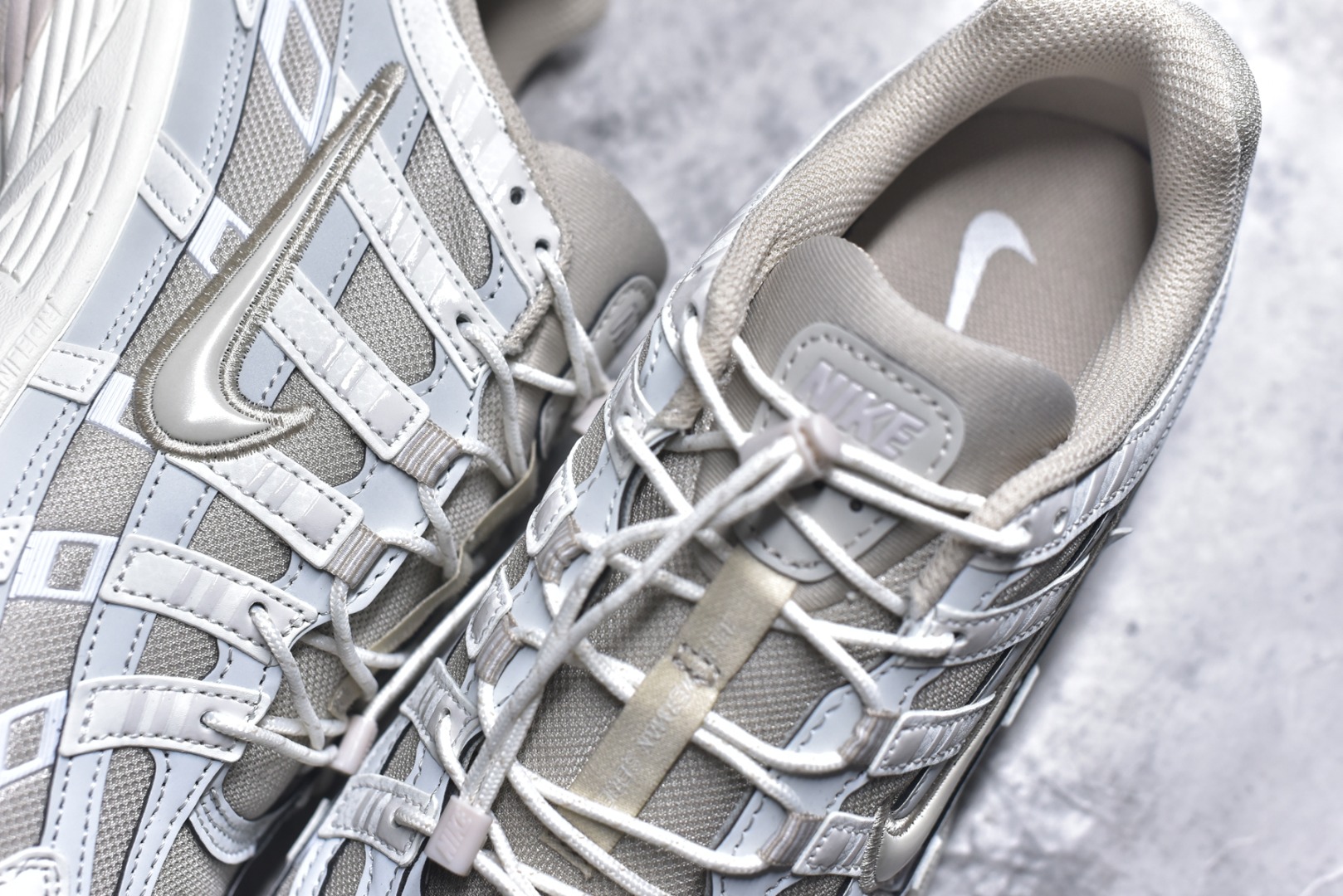 图片[9]-#NK P-6000 系列低帮复古老爹风休闲运动舒适慢跑鞋 IM5237-100 融合 Pegasus 过往运动鞋设计 助力 21 世纪早期跑步运动跃升时尚新高度 采用透气网眼布、运动风格线条和耐穿覆面 兼具吸睛外观和舒适感受 中底泡绵以田径赛道为灵感 打造厚实设计 缔造出众缓震性能 尺码：36 36.5 37.5 38 38.5 39 40 40.5 41 42 42.5 43 44 44.5 45-选品中心