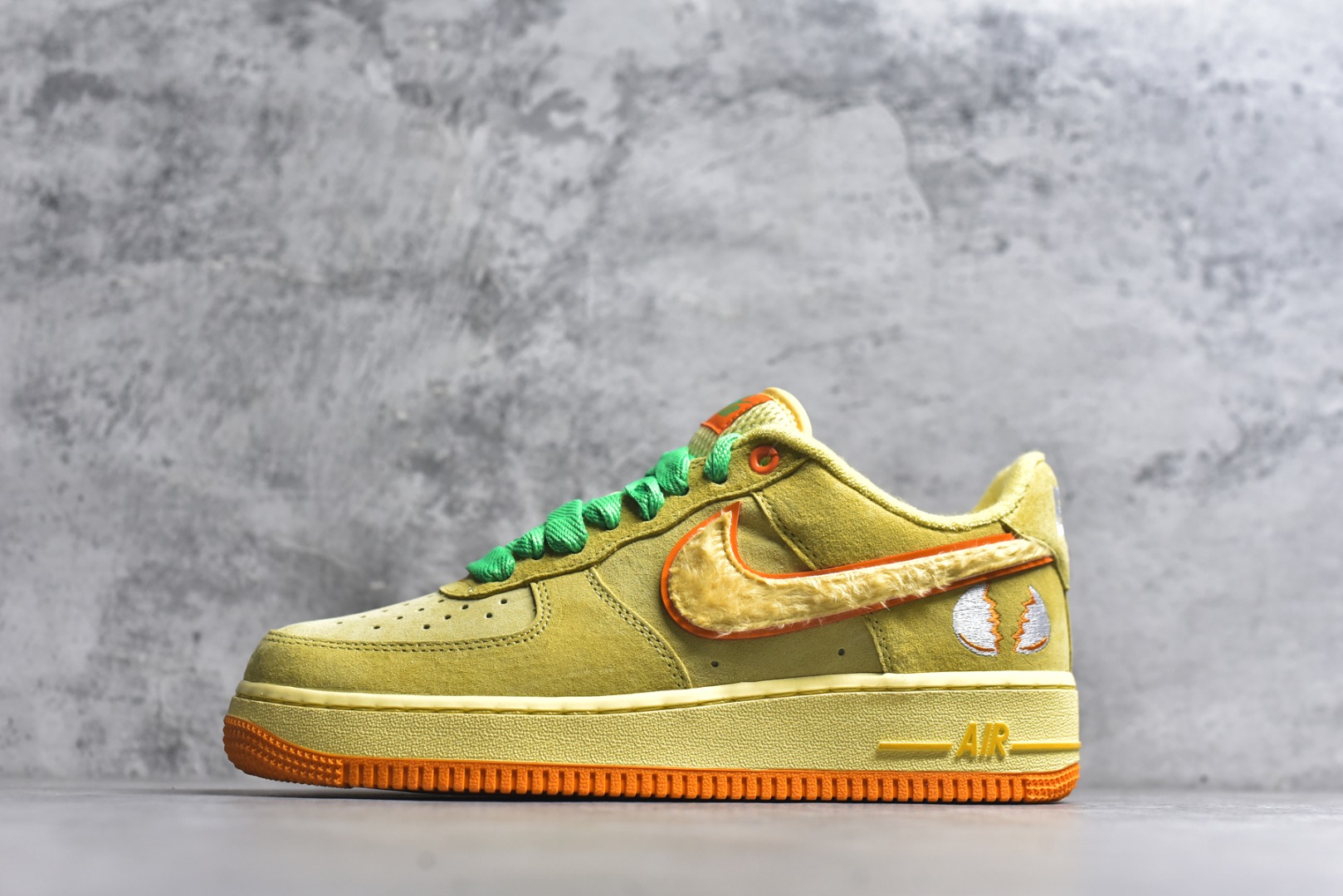 #DOAF x Nike Air Force 1\'07 Low Egg 联名款 空军一号低帮休闲板鞋鸭子联名 IU7612-700 原厂冲刀皮料切割干净 无任何毛边 打造纯正空军 全掌内置蜂窝气垫 原盒配件 原厂中底钢印、拉帮完美 全套原楦原模倾力打造完美版型 尺码：40-47-选品中心