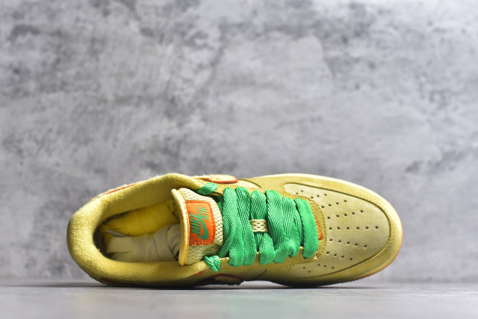 图片[4]-#DOAF x Nike Air Force 1\’07 Low Egg 联名款 空军一号低帮休闲板鞋鸭子联名 IU7612-700 原厂冲刀皮料切割干净 无任何毛边 打造纯正空军 全掌内置蜂窝气垫 原盒配件 原厂中底钢印、拉帮完美 全套原楦原模倾力打造完美版型 尺码：40-47-选品中心