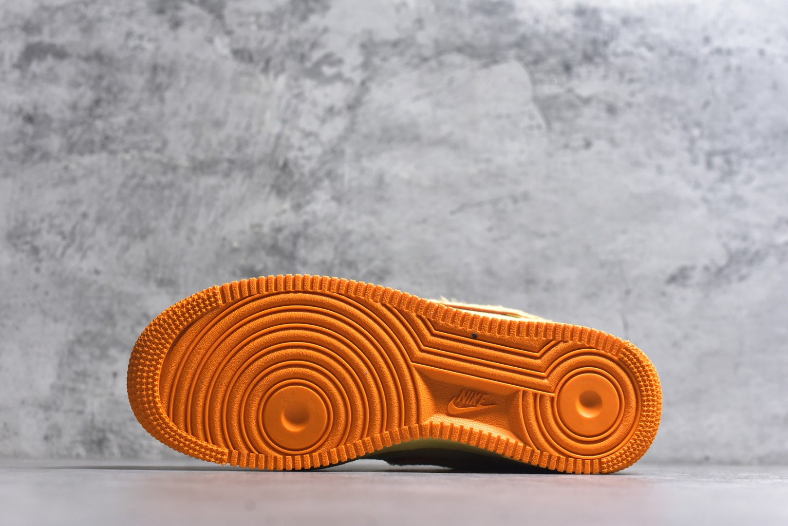 图片[6]-#DOAF x Nike Air Force 1\’07 Low Egg 联名款 空军一号低帮休闲板鞋鸭子联名 IU7612-700 原厂冲刀皮料切割干净 无任何毛边 打造纯正空军 全掌内置蜂窝气垫 原盒配件 原厂中底钢印、拉帮完美 全套原楦原模倾力打造完美版型 尺码：40-47-选品中心