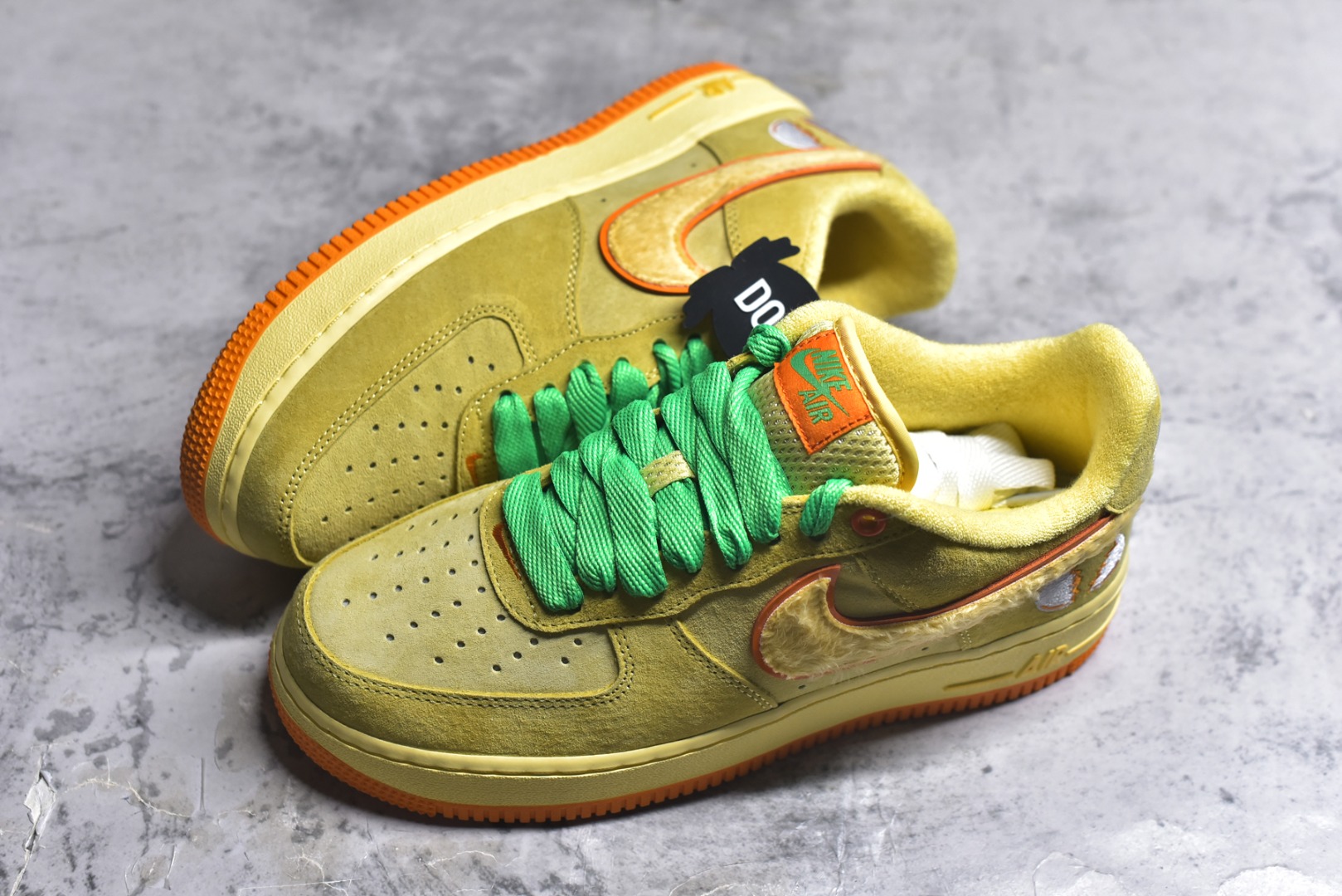 图片[7]-#DOAF x Nike Air Force 1\’07 Low Egg 联名款 空军一号低帮休闲板鞋鸭子联名 IU7612-700 原厂冲刀皮料切割干净 无任何毛边 打造纯正空军 全掌内置蜂窝气垫 原盒配件 原厂中底钢印、拉帮完美 全套原楦原模倾力打造完美版型 尺码：40-47-选品中心