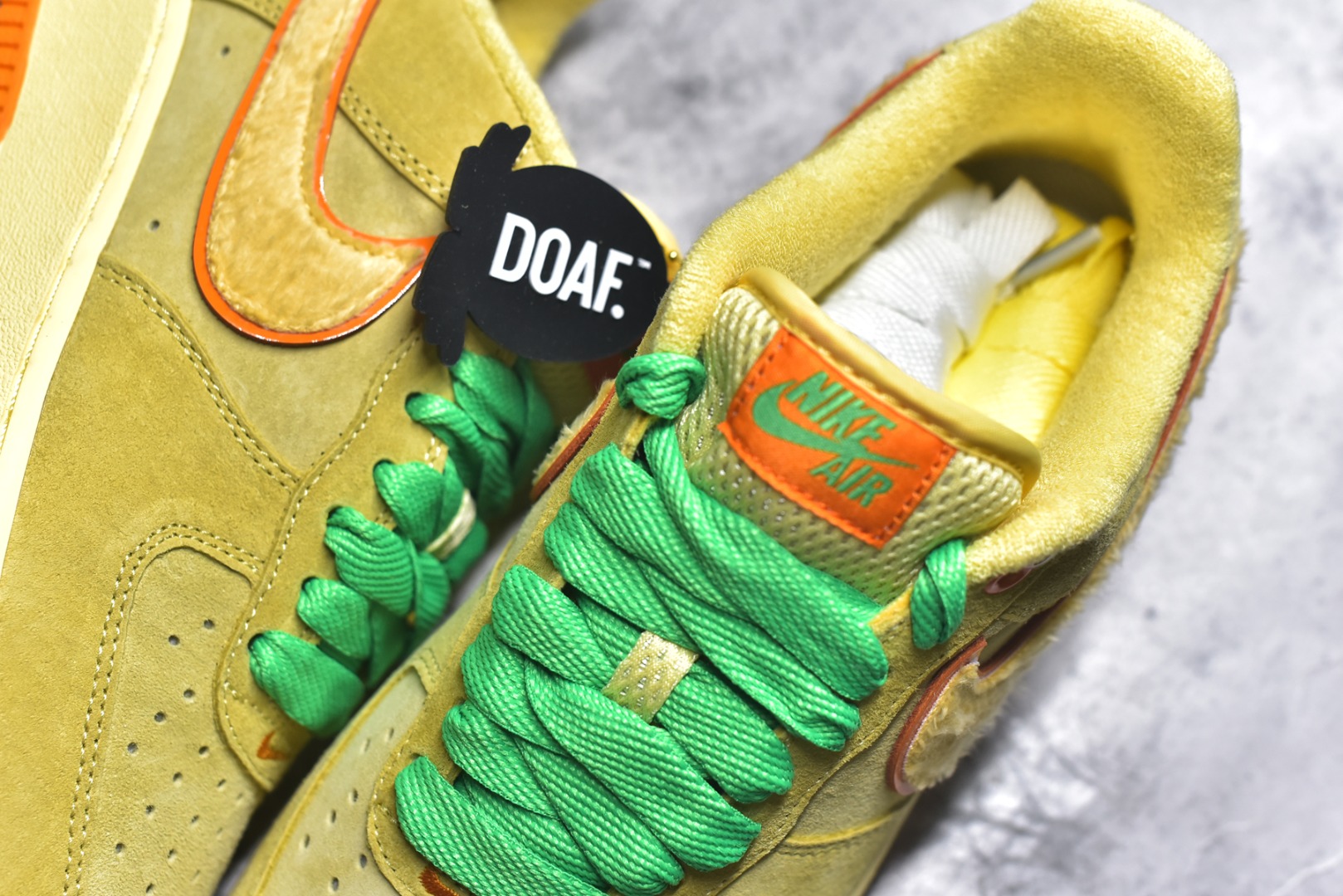 图片[9]-#DOAF x Nike Air Force 1\’07 Low Egg 联名款 空军一号低帮休闲板鞋鸭子联名 IU7612-700 原厂冲刀皮料切割干净 无任何毛边 打造纯正空军 全掌内置蜂窝气垫 原盒配件 原厂中底钢印、拉帮完美 全套原楦原模倾力打造完美版型 尺码：40-47-选品中心