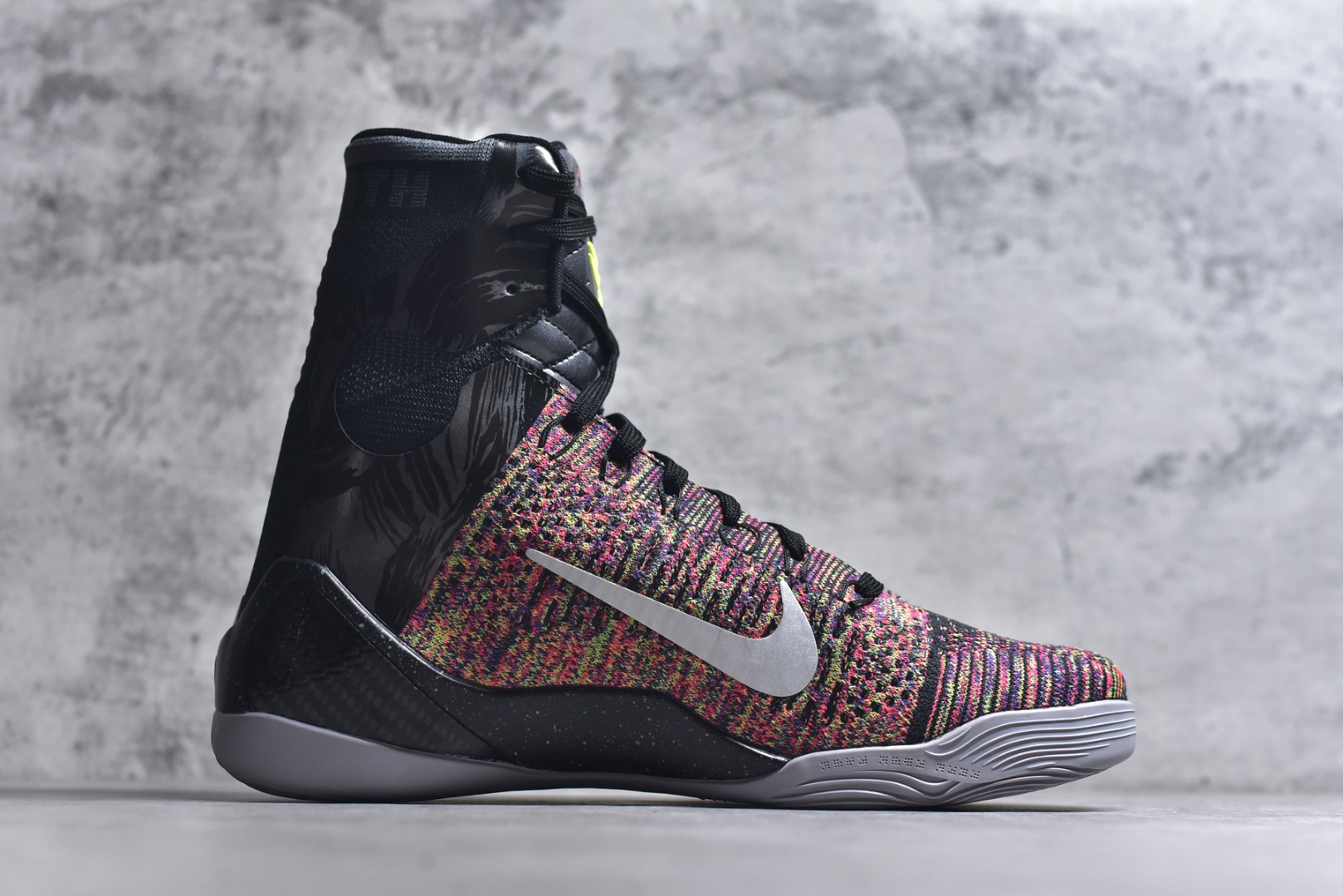 图片[3]-#灭世纯原 NK KOBE 9 ELITE PROTRO 科比9代精英高帮 大师之路 FZ7335-001 2025曼巴年🐍重磅新品 市场最强科比9代精英版 独家出货 ✅原楦打造灵动版型 鞋头➕腰身➕后跟 360°无死角 ✅原厂工艺3层立体编织flyknit鞋面 厚度同步ZP吊打市场“纯原” ✅原厂碳板加持 立体感区分市场货品 ✅区分市场货品🌪过验级拉帮细节 ✅内置全新复刻版中底鞋垫 REACT缓震 密度增加抗衰减 ✅针对海外市场增加 47.5 满足精英选手实战需求 最强科9 灭世制造 用实力让情怀落地 👊🏻 实拍调校N版已经零色差零失真 百分百还原实物色彩所见即所得 不存在货不对板色差等低级问题 选购参考实物拍摄 不混卖不参货 只用心做好货严格选品 承诺混一赔十 尺码：39 40 40.5 41 42 42.5 43 44 44.5 45 46 47.5-选品中心