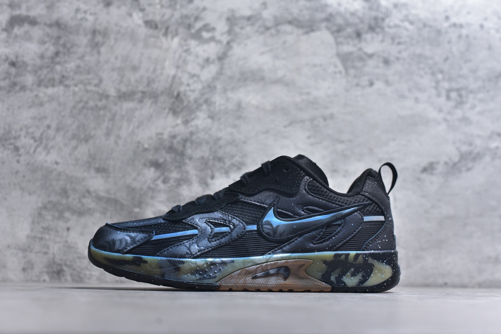 #Nike Jam Train 耐克舒适时尚防滑耐磨低帮生活休闲鞋 货号：FN0314-002 尺码：36 36.5 37.5 38 38.5 39 40 40.5 41 42 42.5 43 44 44.5 45 46-选品中心