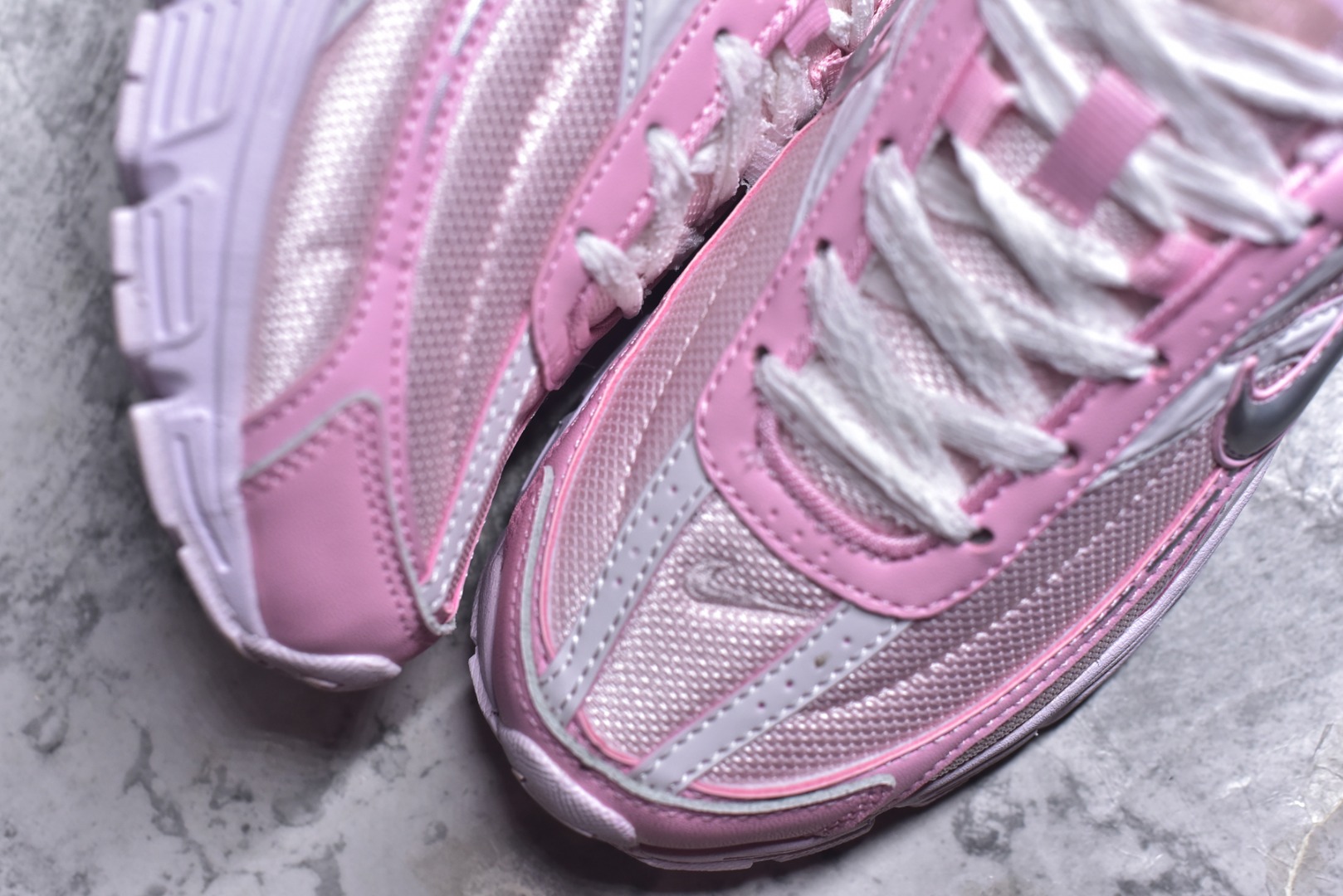 图片[8]-#NK Initiator 创始者系列 复古运动舒适网布休闲跑步鞋 Ins爆火全新韩系古着风 回味经典 采用透气网眼鞋面和支撑覆盖层 自然运动设计的Phlyon中底用于缓冲 BRS 1000碳橡胶外底具有轻质柔韧性 牵引力和耐用性 货号：IB4339-024 尺码：36 36.5 37.5 38 38.5 39 40 40.5 41-选品中心