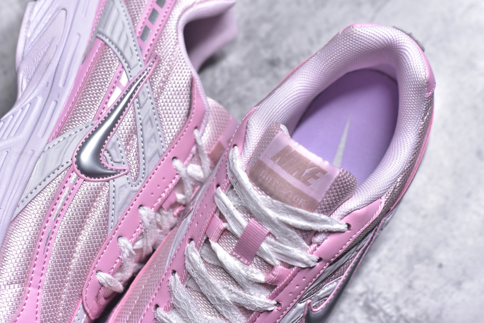 图片[9]-#NK Initiator 创始者系列 复古运动舒适网布休闲跑步鞋 Ins爆火全新韩系古着风 回味经典 采用透气网眼鞋面和支撑覆盖层 自然运动设计的Phlyon中底用于缓冲 BRS 1000碳橡胶外底具有轻质柔韧性 牵引力和耐用性 货号：IB4339-024 尺码：36 36.5 37.5 38 38.5 39 40 40.5 41-选品中心