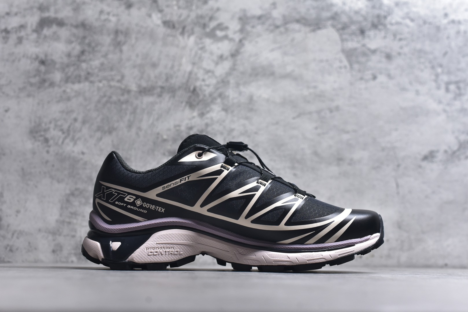 图片[3]-#Salomon XT-6 GTX 防水款新配色478614 萨洛蒙复古潮流户外机能登山跑鞋 纯原外贸平台特供订单 耗时半年巨作 全套原纸板楦头开发 原厂特供网布配套加持 确保原汁原味 完美呈现版型 原档数据独家私模五层组合大底 原装Ortholite轻量化鞋垫 中底布带钢印编号 原厂TPU锁扣 进口港宝加持 后跟自然饱满 还原公司包裹性 鞋面以“锯齿”状的包裹系统呈现 在基色底之下加入了各种色点缀 将公司的最新技术和时尚前卫的造型融入耐用的长跑款式中 鞋面由 TPU 薄膜制成 并焊接在高耐磨网眼上 使其既时尚又坚固 由 ACS底盘支撑 可增强稳定性和支撑力 以及由橡胶凸耳 Contragrip外底覆盖的 EVA 缓冲中底 旨在应对崎岖的地形 鞋舌上的彩色Salomon 标签、Quicklace 系统以及鞋头、鞋舌和鞋跟上的附加品牌使细节更加完美 让穿着者可以轻松驾驭户外与通勤下的任何运动生活场景 无缝鞋身户外随意纵横 颜值与脚感兼备 出街通勤 绝对非常吸睛 你值得拥有 尺码：36 36.5 37.5 38 38.5 39 40 40.5 41 42 42.5 43 44 44.5 45-选品中心