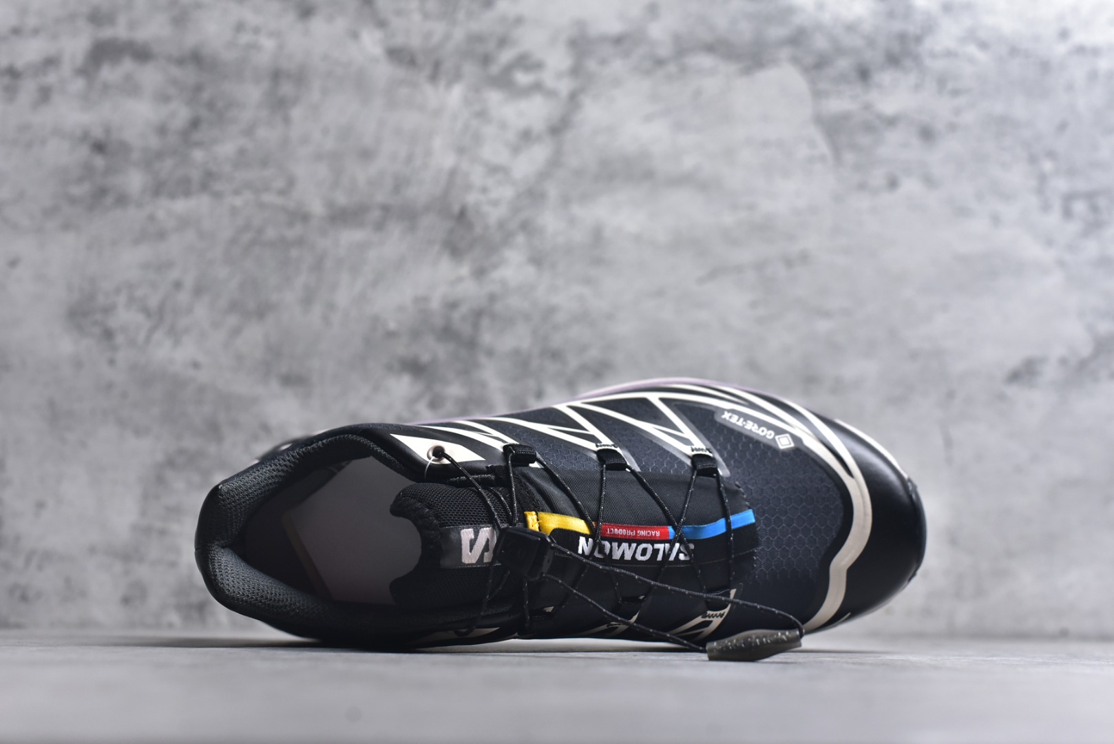 图片[4]-#Salomon XT-6 GTX 防水款新配色478614 萨洛蒙复古潮流户外机能登山跑鞋 纯原外贸平台特供订单 耗时半年巨作 全套原纸板楦头开发 原厂特供网布配套加持 确保原汁原味 完美呈现版型 原档数据独家私模五层组合大底 原装Ortholite轻量化鞋垫 中底布带钢印编号 原厂TPU锁扣 进口港宝加持 后跟自然饱满 还原公司包裹性 鞋面以“锯齿”状的包裹系统呈现 在基色底之下加入了各种色点缀 将公司的最新技术和时尚前卫的造型融入耐用的长跑款式中 鞋面由 TPU 薄膜制成 并焊接在高耐磨网眼上 使其既时尚又坚固 由 ACS底盘支撑 可增强稳定性和支撑力 以及由橡胶凸耳 Contragrip外底覆盖的 EVA 缓冲中底 旨在应对崎岖的地形 鞋舌上的彩色Salomon 标签、Quicklace 系统以及鞋头、鞋舌和鞋跟上的附加品牌使细节更加完美 让穿着者可以轻松驾驭户外与通勤下的任何运动生活场景 无缝鞋身户外随意纵横 颜值与脚感兼备 出街通勤 绝对非常吸睛 你值得拥有 尺码：36 36.5 37.5 38 38.5 39 40 40.5 41 42 42.5 43 44 44.5 45-选品中心