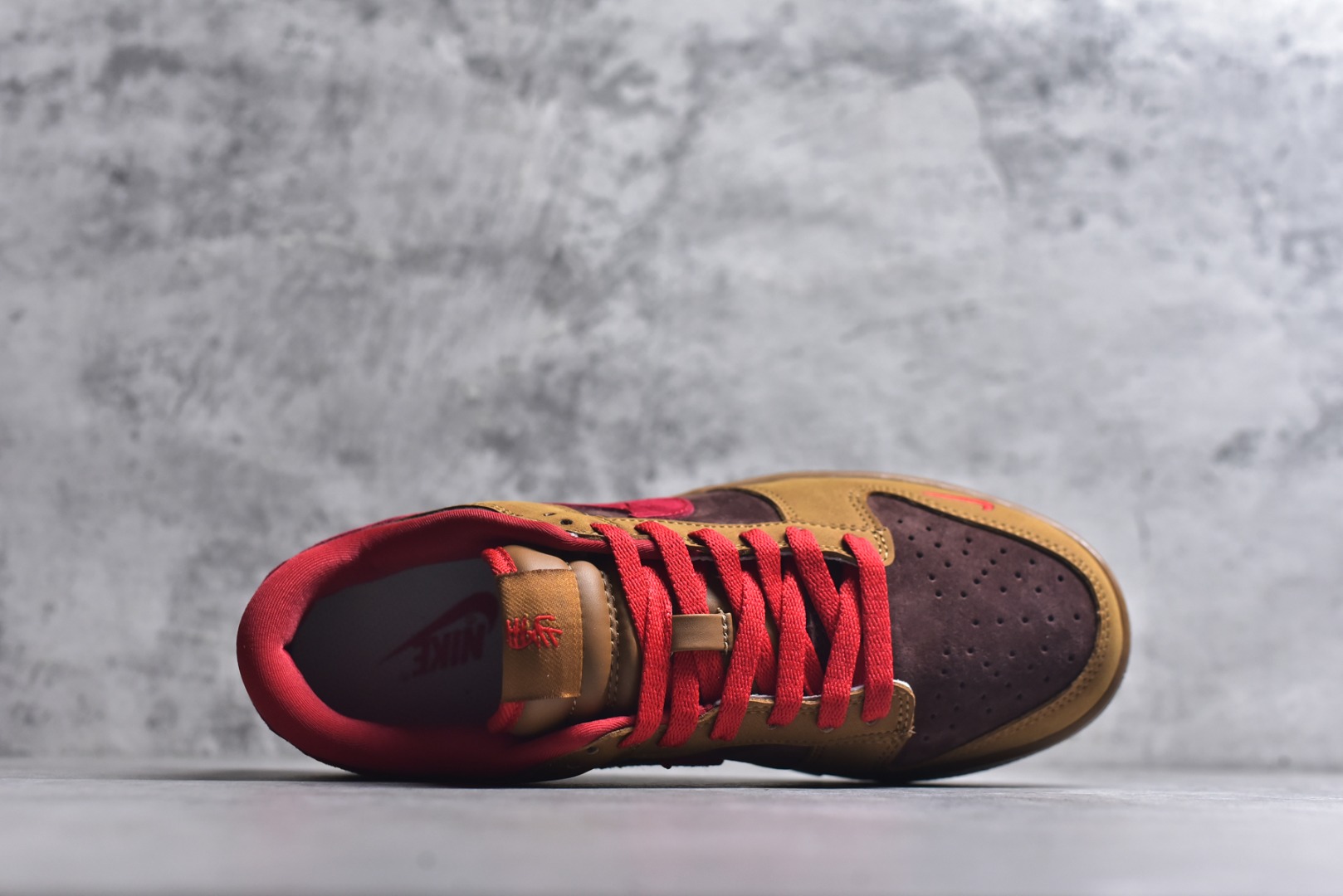 图片[4]-#Nike SB Dunk Low \”马年限定款“——黄棕红” 高端定制 低帮休闲板鞋 定制鞋盒 Ortholite鞋垫透气防臭 大厂纯原品质出货 超高清洁度 皮料切割干净无任何毛边 细节完美 货号：YF9511-926 尺码：36 36.5 37.5 38 38.5 39 40 40.5 41 42 42.5 43 44 44.5 45-选品中心