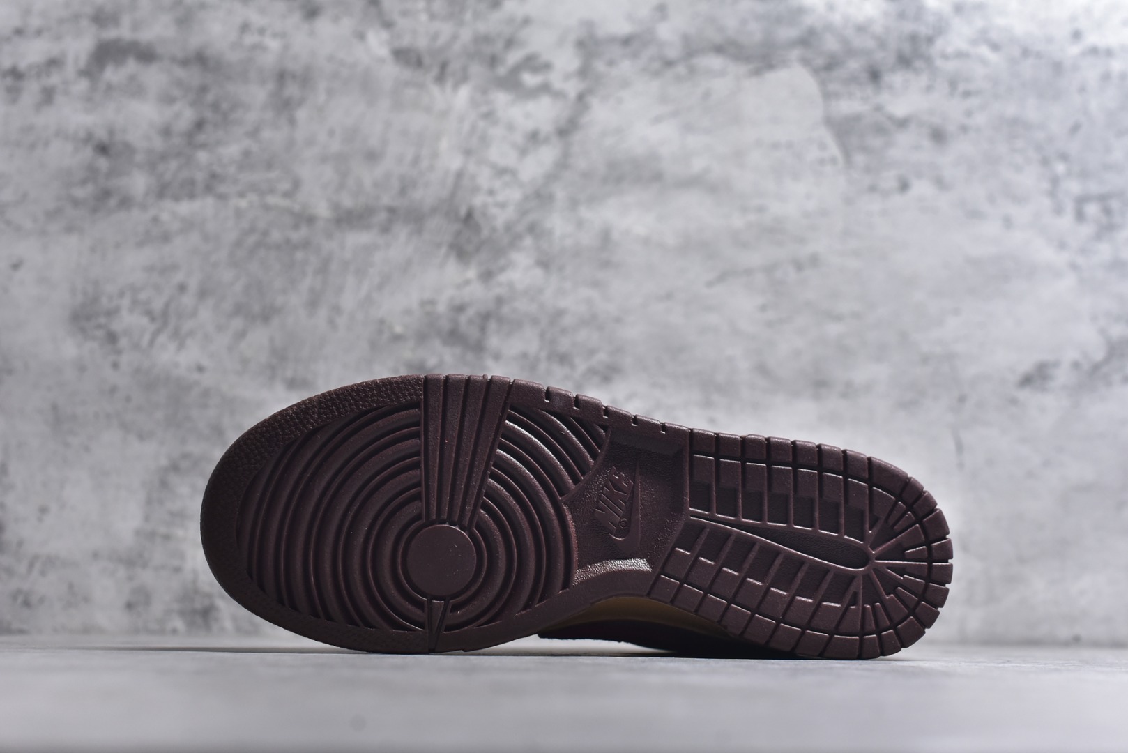 图片[6]-#Nike SB Dunk Low \”马年限定款“——黄棕红” 高端定制 低帮休闲板鞋 定制鞋盒 Ortholite鞋垫透气防臭 大厂纯原品质出货 超高清洁度 皮料切割干净无任何毛边 细节完美 货号：YF9511-926 尺码：36 36.5 37.5 38 38.5 39 40 40.5 41 42 42.5 43 44 44.5 45-选品中心