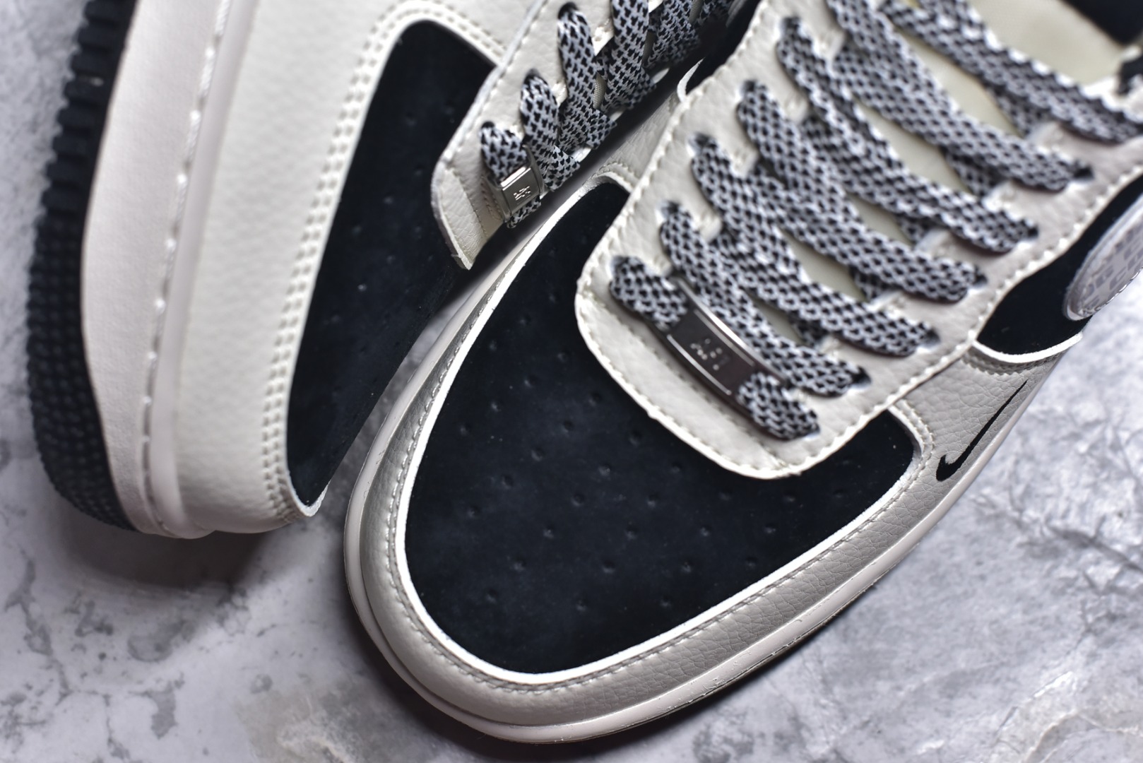 图片[8]-#海外爆款限量发售！公司级Nike Air Force 1 \’07 Low “北面联名——CDG米黑亮边”空军一号 高端定制 低帮 运动鞋 休闲鞋 折边针车 工艺难度大 原楦头原纸板 原装鞋盒 定制五金配件 内置全掌气垫 原厂鞋底 货号：HH7518-013 尺码：36 36.5 37.5 38 38.5 39 40 40.5 41 42 42.5 43 44 44.5 45-选品中心