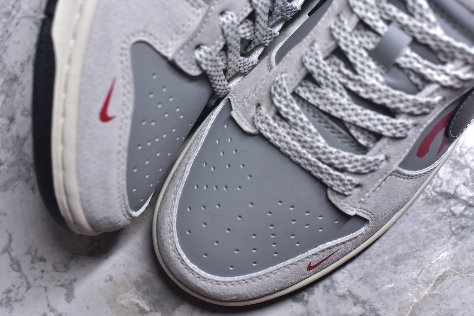 图片[8]-#2026年新款限量发售！Nike SB Dunk Low“ 马年限定—NIKE马年大吉” 周年高端定制 低帮休闲板鞋 定制鞋盒 大厂纯原品质出货 超高清洁度 皮料切割干净无任何毛边 细节完美 货号：JP2026-111 尺码：36 36.5 37.5 38 38.5 39 40 40.5 41 42 42.5 43 44 44.5 45-选品中心