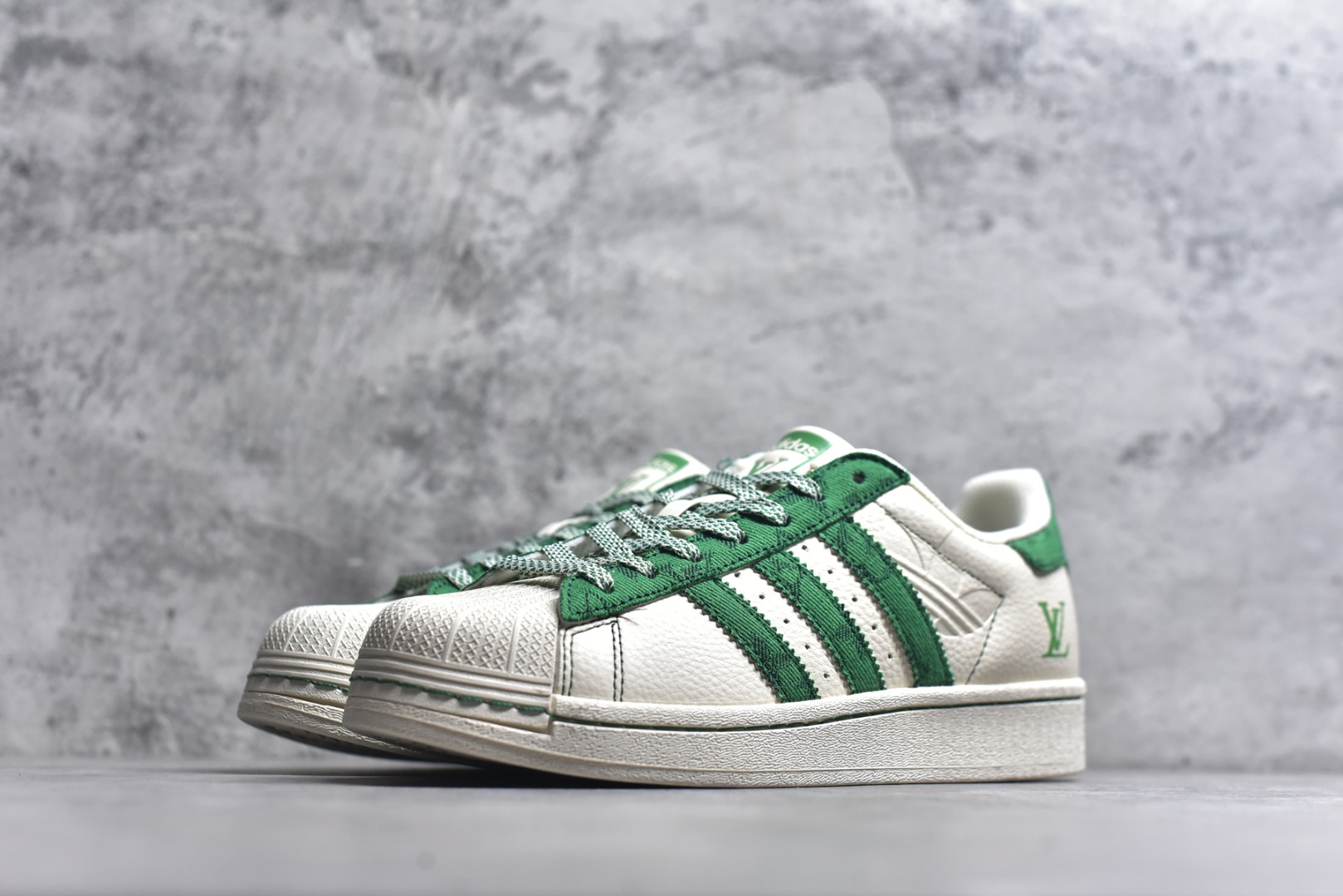 图片[2]-#独家实拍✨ Adidas Originals Superstar 联名款 经典贝壳头官网同步 实拍首发渠道正品订单 诠释市场最高工艺水平区别市面普通真标版本，进出专柜无压力 货号：XS0017 尺码：36-45（半）-选品中心