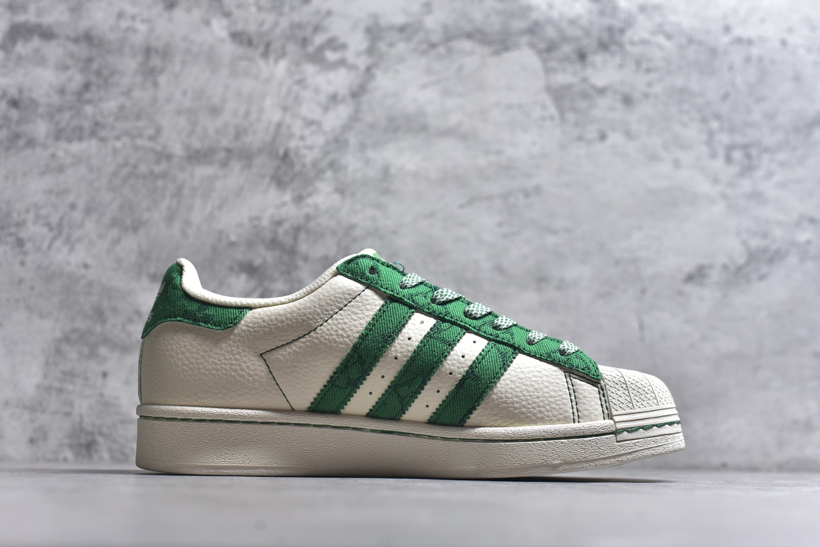 图片[3]-#独家实拍✨ Adidas Originals Superstar 联名款 经典贝壳头官网同步 实拍首发渠道正品订单 诠释市场最高工艺水平区别市面普通真标版本，进出专柜无压力 货号：XS0017 尺码：36-45（半）-选品中心