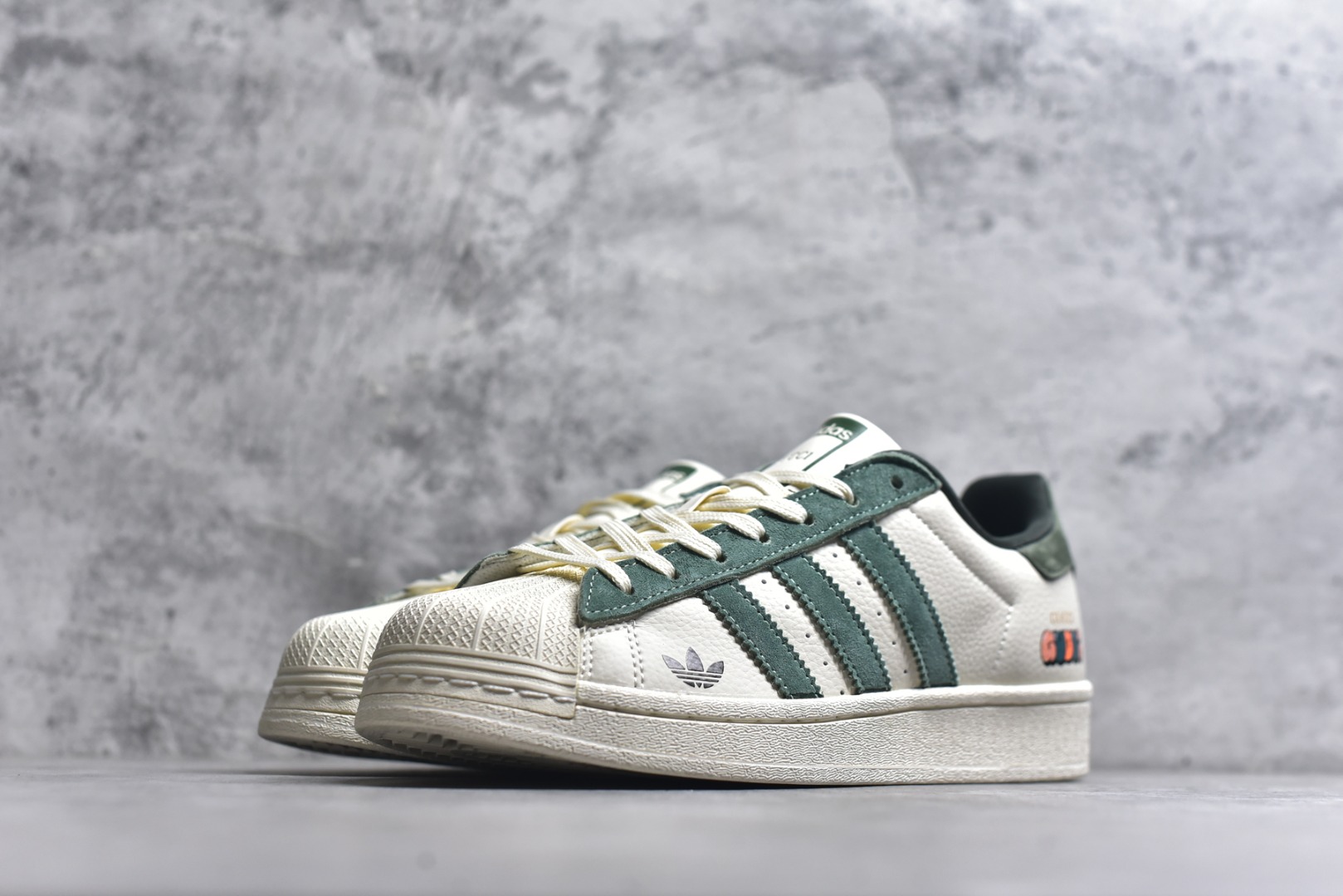 图片[2]-#独家实拍✨adidas team court 古驰联名款 贝壳头 浮夸的日韩版面与鞋底 颜值爆棚 开学季不撞鞋 货号：XS0001 尺码：36 36.5 37 38 38.5 39 40 40.5 41 42 42.5 43 44 45-选品中心