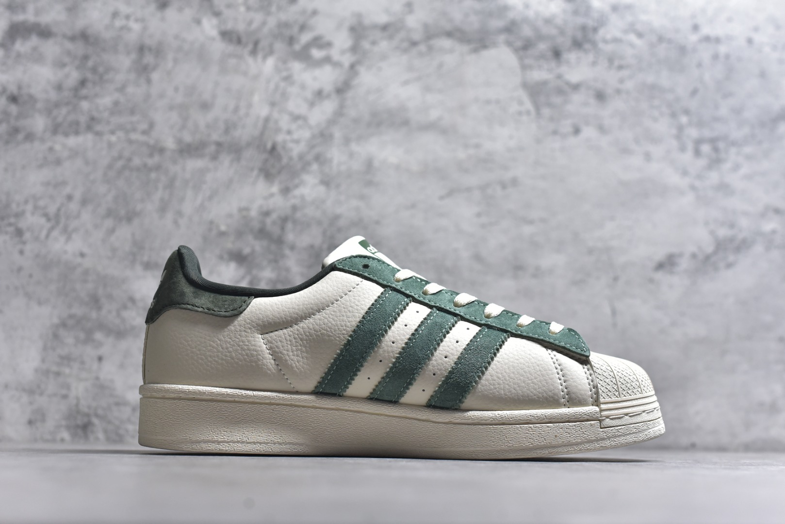 图片[3]-#独家实拍✨adidas team court 古驰联名款 贝壳头 浮夸的日韩版面与鞋底 颜值爆棚 开学季不撞鞋 货号：XS0001 尺码：36 36.5 37 38 38.5 39 40 40.5 41 42 42.5 43 44 45-选品中心