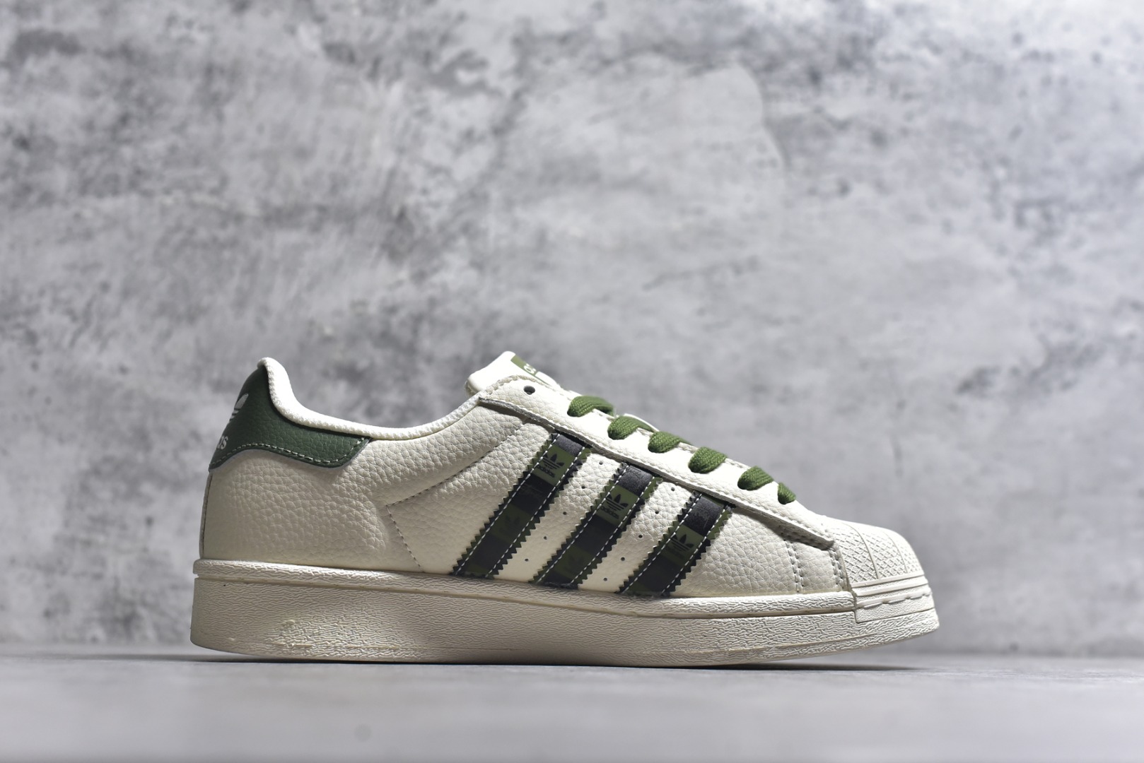 图片[3]-#独家实拍✨ Adidas Originals Superstar 斯图西联名款 经典贝壳头官网同步 实拍首发渠道正品订单 诠释市场最高工艺水平区别市面普通真标版本，进出专柜无压力 货号：XS0009 尺码：36-45（半）-选品中心