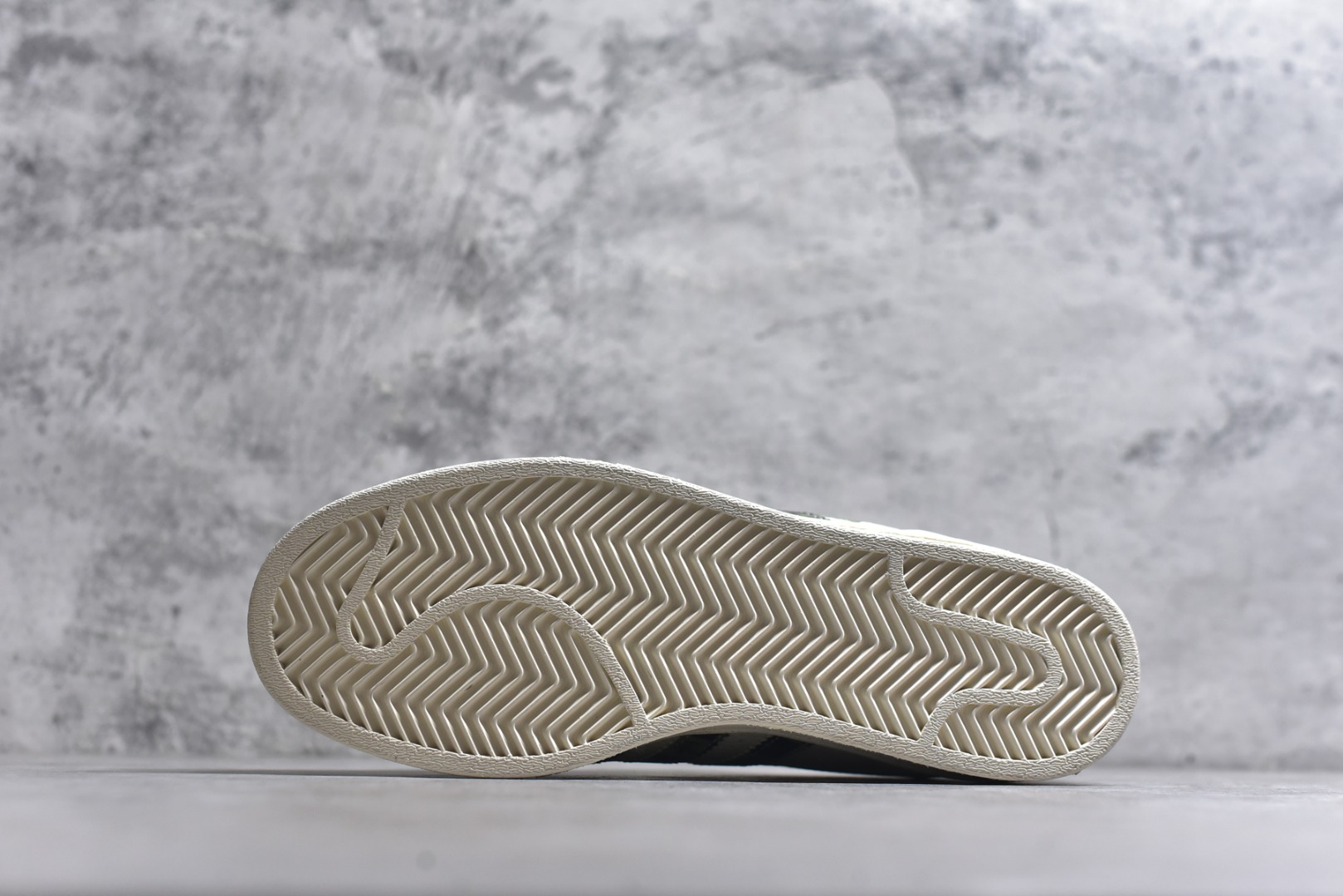 图片[6]-#独家实拍✨ Adidas Originals Superstar 斯图西联名款 经典贝壳头官网同步 实拍首发渠道正品订单 诠释市场最高工艺水平区别市面普通真标版本，进出专柜无压力 货号：XS0009 尺码：36-45（半）-选品中心