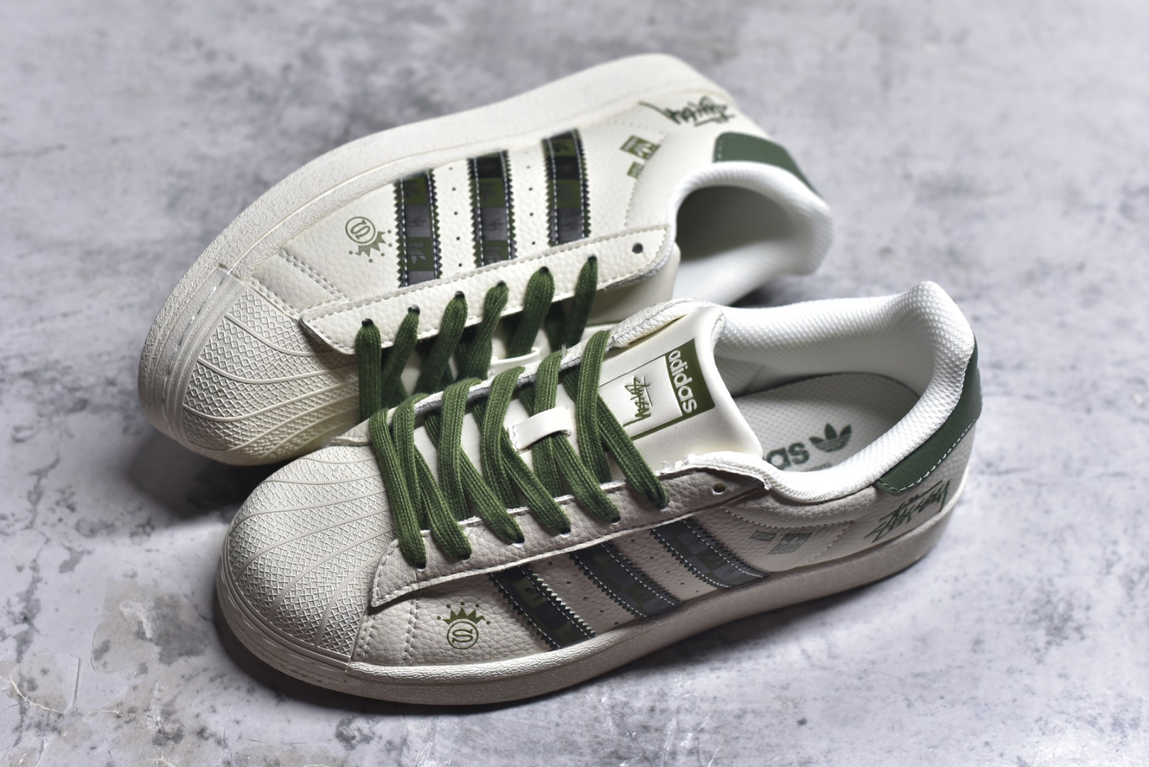 图片[7]-#独家实拍✨ Adidas Originals Superstar 斯图西联名款 经典贝壳头官网同步 实拍首发渠道正品订单 诠释市场最高工艺水平区别市面普通真标版本，进出专柜无压力 货号：XS0009 尺码：36-45（半）-选品中心