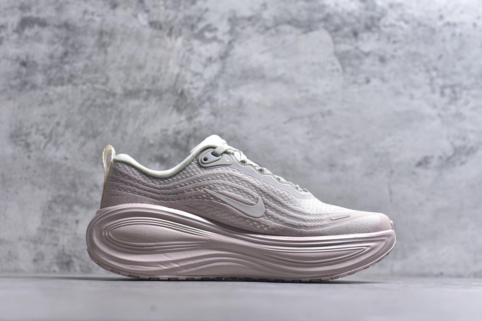 图片[3]-#NIKE VOMERO PLUS V18PLUS 登月 粉白 HV8154-603女鞋 36 36.5 37.5 38 38.5 39 40-选品中心