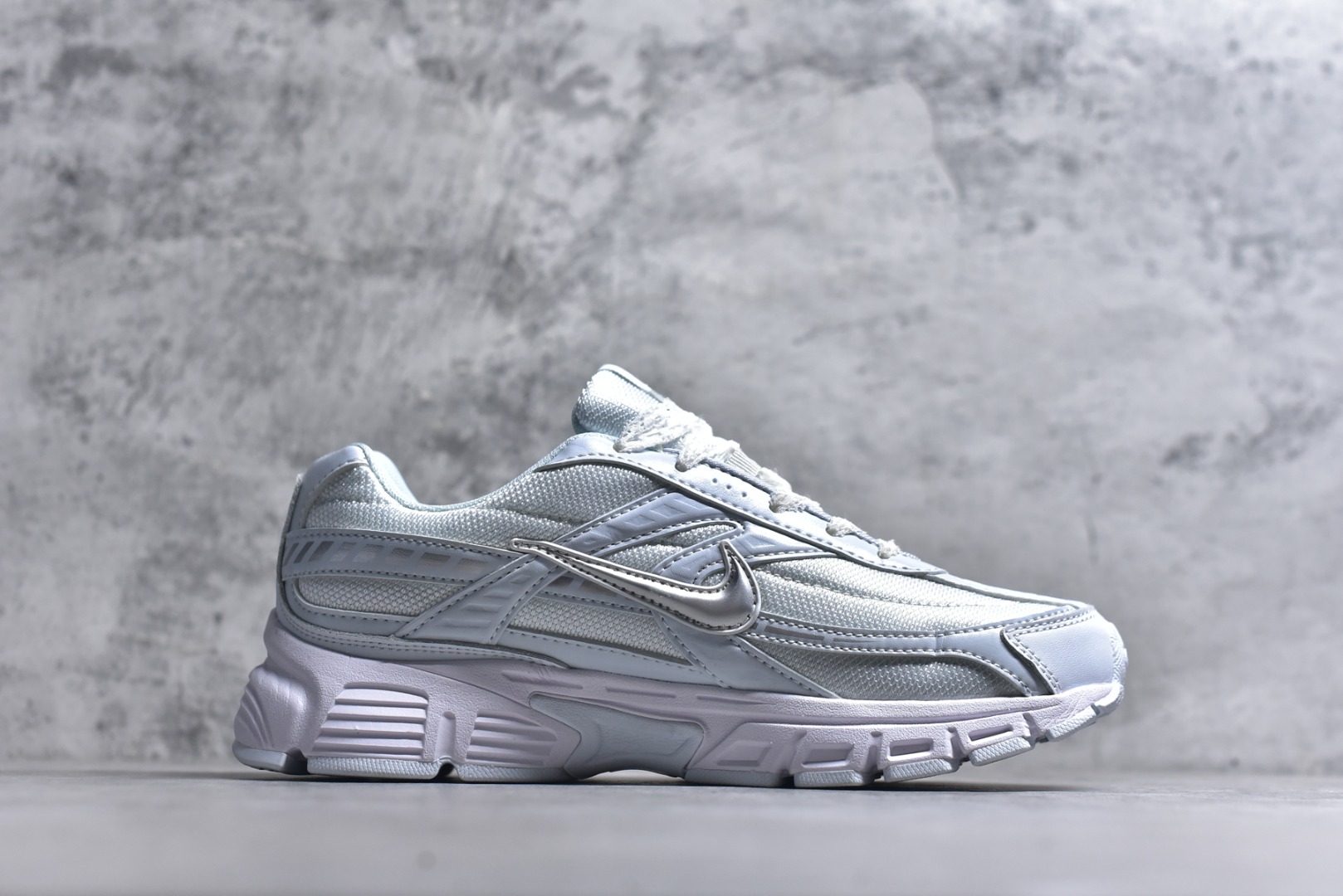 图片[3]-#NK Initiator 创始者系列 复古运动舒适网布休闲跑步鞋 Ins爆火全新韩系古着风 回味经典 采用透气网眼鞋面和支撑覆盖层 自然运动设计的Phlyon中底用于缓冲 BRS 1000碳橡胶外底具有轻质柔韧性 牵引力和耐用性 货号：IB4339-023 尺码：36 36.5 37.5 38 38.5 39 40 40.5 41-选品中心