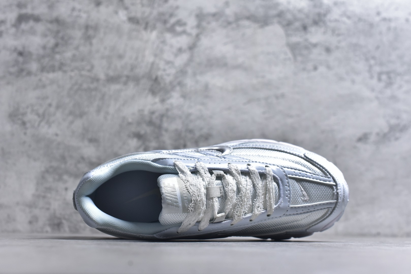 图片[4]-#NK Initiator 创始者系列 复古运动舒适网布休闲跑步鞋 Ins爆火全新韩系古着风 回味经典 采用透气网眼鞋面和支撑覆盖层 自然运动设计的Phlyon中底用于缓冲 BRS 1000碳橡胶外底具有轻质柔韧性 牵引力和耐用性 货号：IB4339-023 尺码：36 36.5 37.5 38 38.5 39 40 40.5 41-选品中心