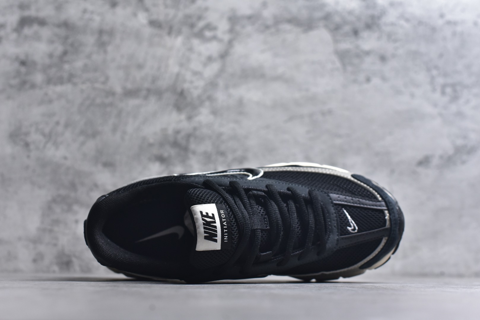 图片[4]-#NK Initiator 创始者系列 黑灰银 复古运动舒适网布休闲跑步鞋 Ins爆火全新韩系古着风 回味经典 采用透气网眼鞋面和支撑覆盖层 自然运动设计的Phlyon中底用于缓冲 BRS 1000碳橡胶外底具有轻质柔韧性 牵引力和耐用性 货号：IB4339-026 尺码：36 36.5 37.5 38 38.5 39 40 40.5 41 42 42.5 43 44 45-选品中心