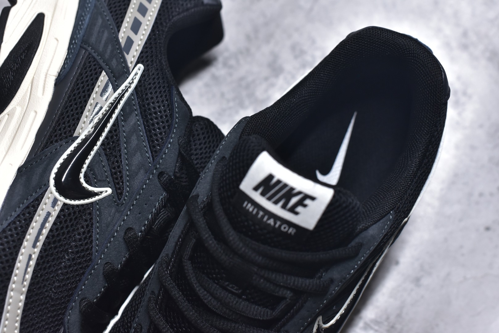 图片[9]-#NK Initiator 创始者系列 黑灰银 复古运动舒适网布休闲跑步鞋 Ins爆火全新韩系古着风 回味经典 采用透气网眼鞋面和支撑覆盖层 自然运动设计的Phlyon中底用于缓冲 BRS 1000碳橡胶外底具有轻质柔韧性 牵引力和耐用性 货号：IB4339-026 尺码：36 36.5 37.5 38 38.5 39 40 40.5 41 42 42.5 43 44 45-选品中心