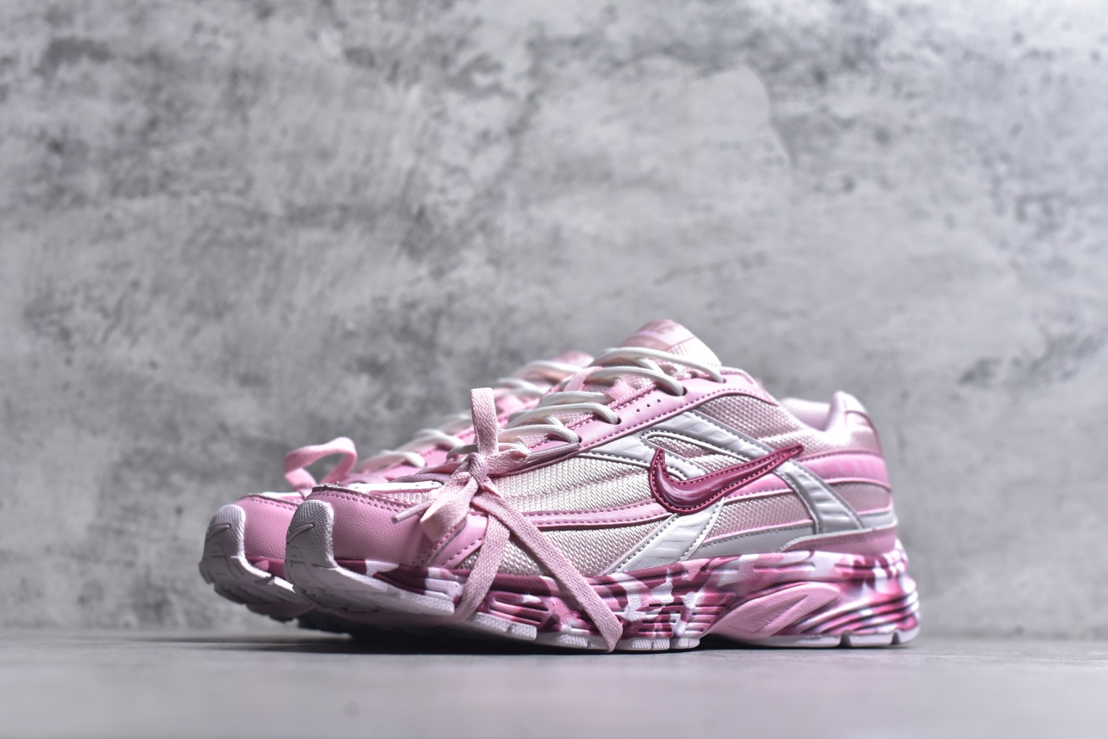 图片[2]-#NK Initiator 创始者系列 复古运动舒适网布休闲跑步鞋 Ins爆火全新韩系古着风 回味经典 采用透气网眼鞋面和支撑覆盖层 自然运动设计的Phlyon中底用于缓冲 BRS 1000碳橡胶外底具有轻质柔韧性 牵引力和耐用性 货号：IB4339-022 尺码：36 36.5 37.5 38 38.5 39 40 40.5 41\”},\”album\”：{\”vipLeftDay\”：353,\”ewmpReviewedAlert\”：false,\”icon\”：\”https：//xcimg.szwego.com/20230605/a1685960761531_2661.jpg-选品中心