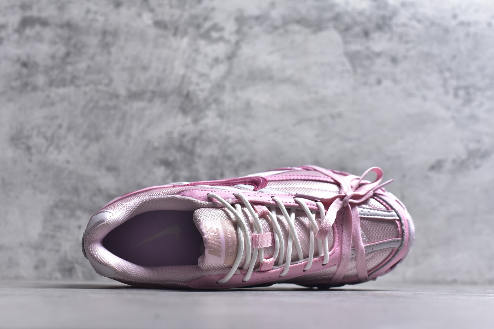 图片[4]-#NK Initiator 创始者系列 复古运动舒适网布休闲跑步鞋 Ins爆火全新韩系古着风 回味经典 采用透气网眼鞋面和支撑覆盖层 自然运动设计的Phlyon中底用于缓冲 BRS 1000碳橡胶外底具有轻质柔韧性 牵引力和耐用性 货号：IB4339-022 尺码：36 36.5 37.5 38 38.5 39 40 40.5 41\”},\”album\”：{\”vipLeftDay\”：353,\”ewmpReviewedAlert\”：false,\”icon\”：\”https：//xcimg.szwego.com/20230605/a1685960761531_2661.jpg-选品中心