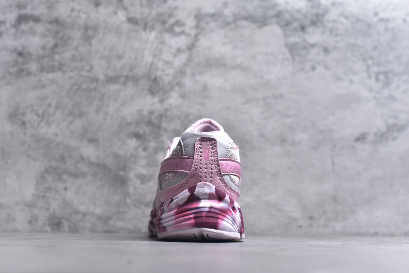 图片[5]-#NK Initiator 创始者系列 复古运动舒适网布休闲跑步鞋 Ins爆火全新韩系古着风 回味经典 采用透气网眼鞋面和支撑覆盖层 自然运动设计的Phlyon中底用于缓冲 BRS 1000碳橡胶外底具有轻质柔韧性 牵引力和耐用性 货号：IB4339-022 尺码：36 36.5 37.5 38 38.5 39 40 40.5 41\”},\”album\”：{\”vipLeftDay\”：353,\”ewmpReviewedAlert\”：false,\”icon\”：\”https：//xcimg.szwego.com/20230605/a1685960761531_2661.jpg-选品中心